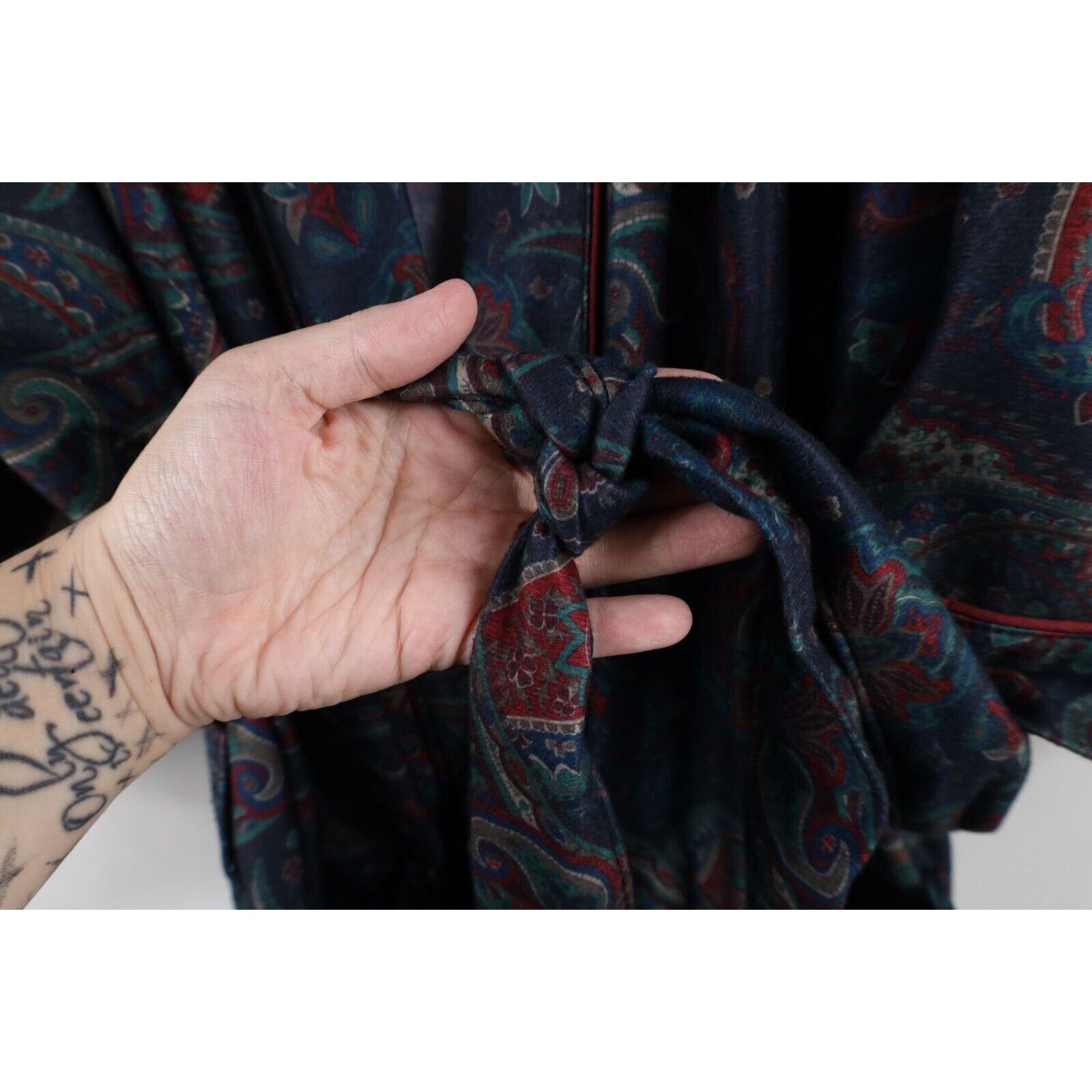 Vintage Vintage 90s Streetwear Rainbow Paisley Soft Cloth Bath Robe Size US L / EU 52-54 / 3 - 5 Thumbnail