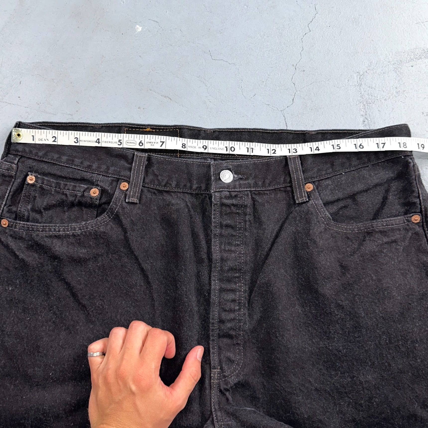 Levi's VINTAGE Levi's 501 Jeans Men Adult Regular Fit Straight Leg Dark Wash Black 90s USA 40x34 Size US 40 / EU 56 - 7 Thumbnail