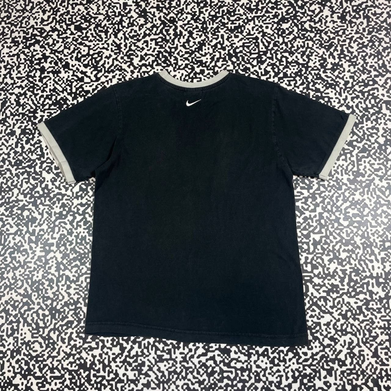 Nike Vintage Y2K Nike Swoosh Big Logo Retro Style Faded T-shirt Size M / US 6-8 / IT 42-44 - 9 Thumbnail