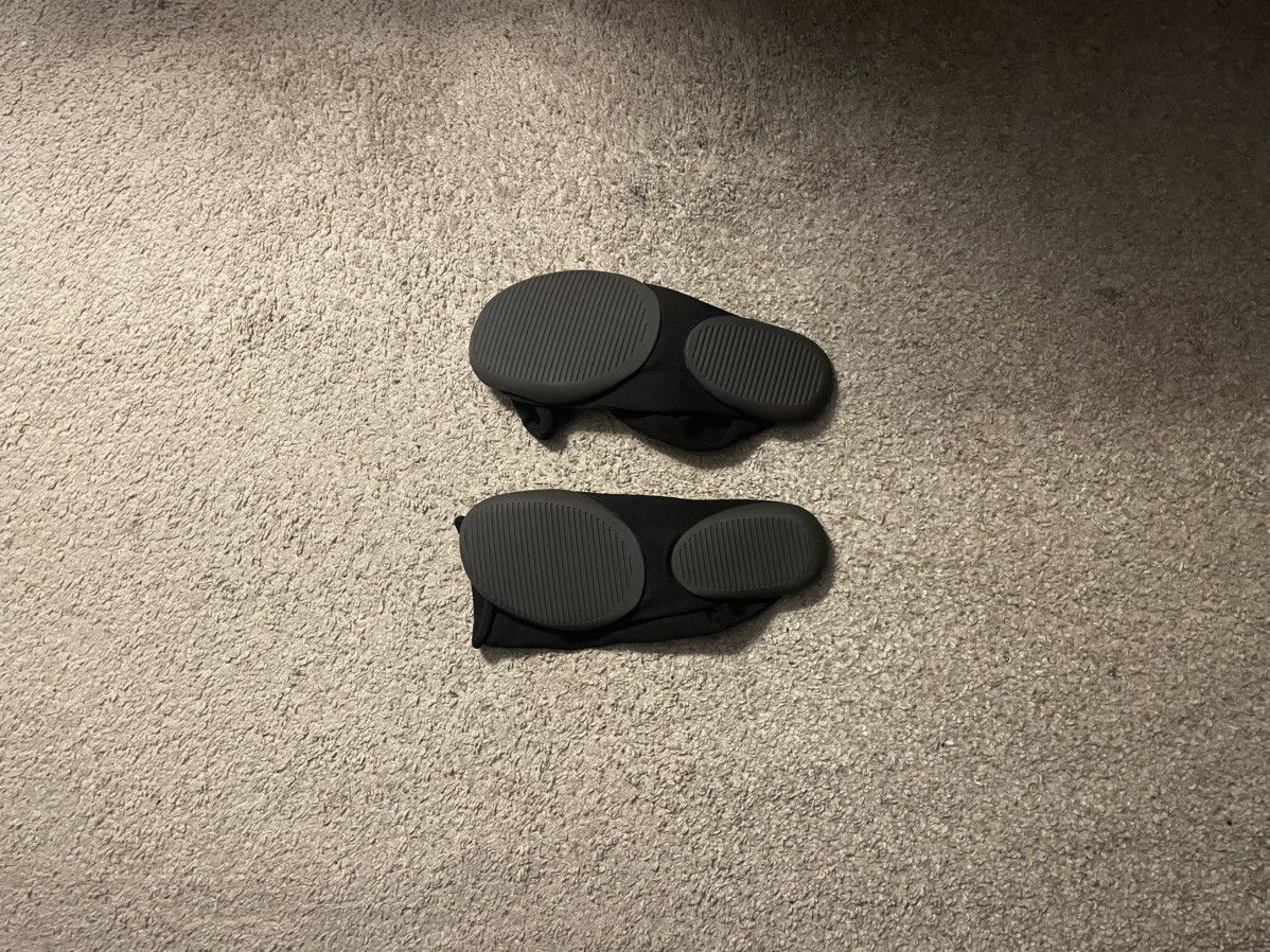 Kanye West × Yeezy Yeezy Pods Size US 13 / EU 46 - 4 Thumbnail