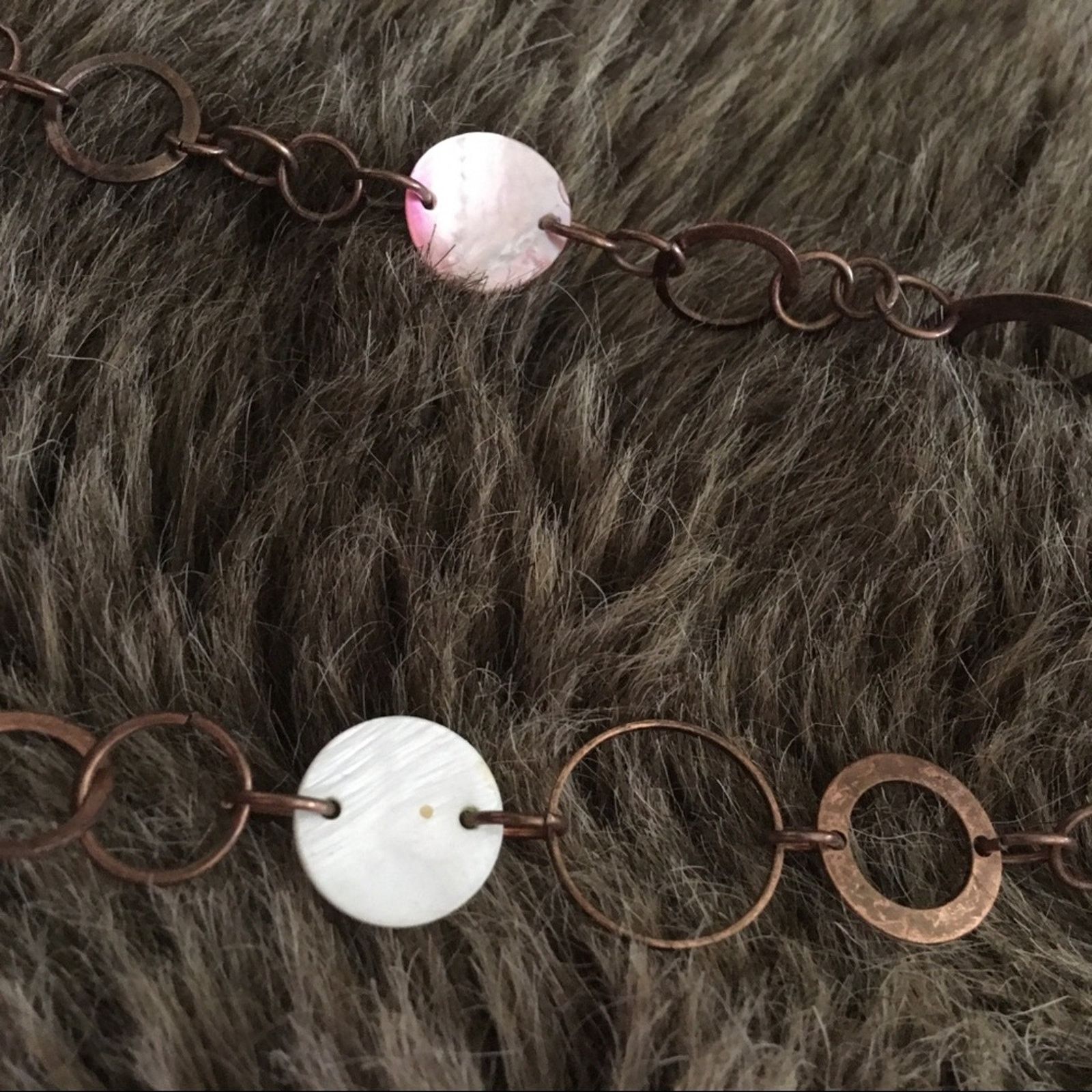Vintage Vintage copper tone links mother of pearl necklace Size ONE SIZE - 7 Thumbnail