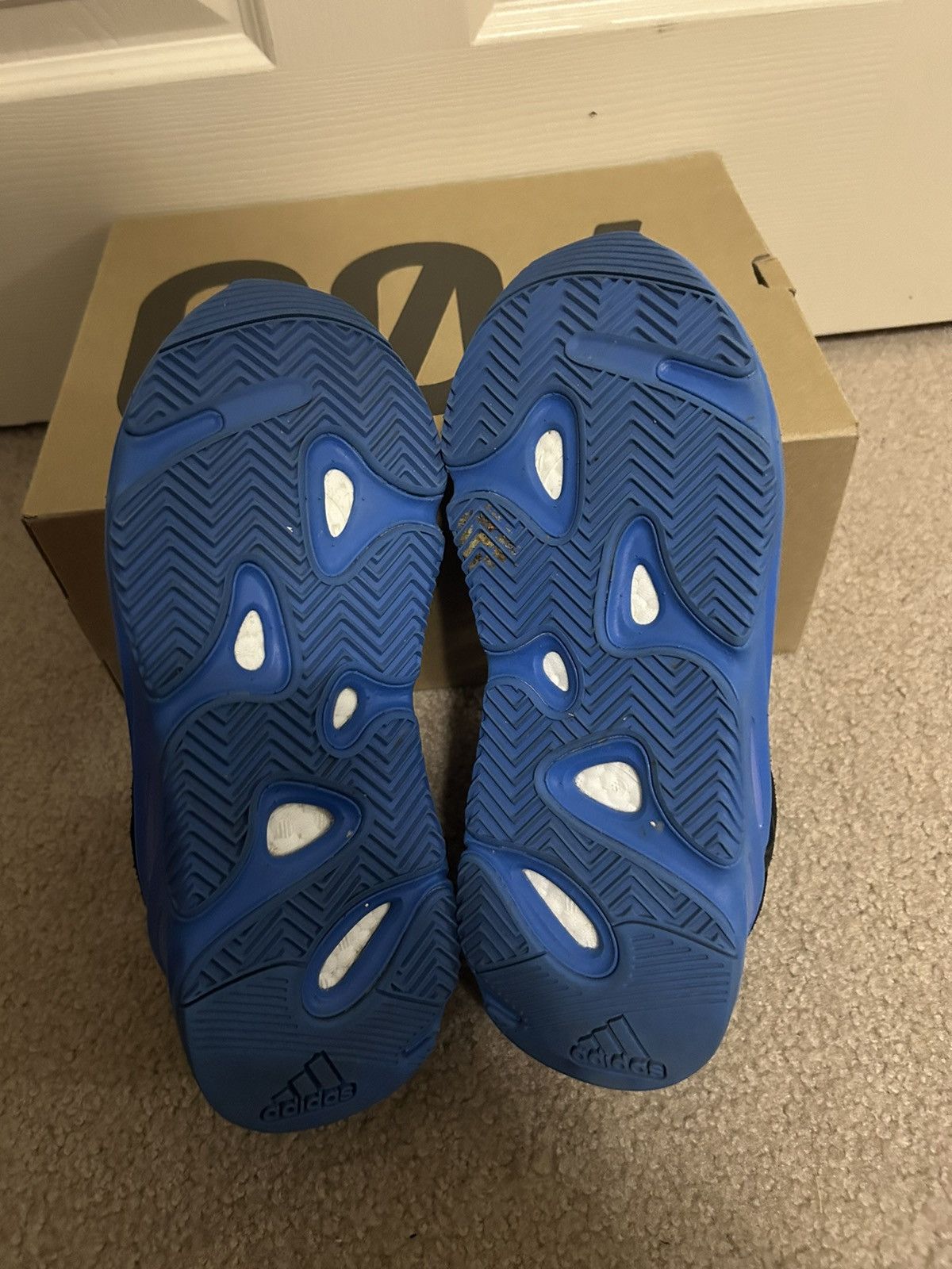 Yeezy Yeezy 700 Hi Res Blue Size US 9 / EU 42 - 7 Thumbnail