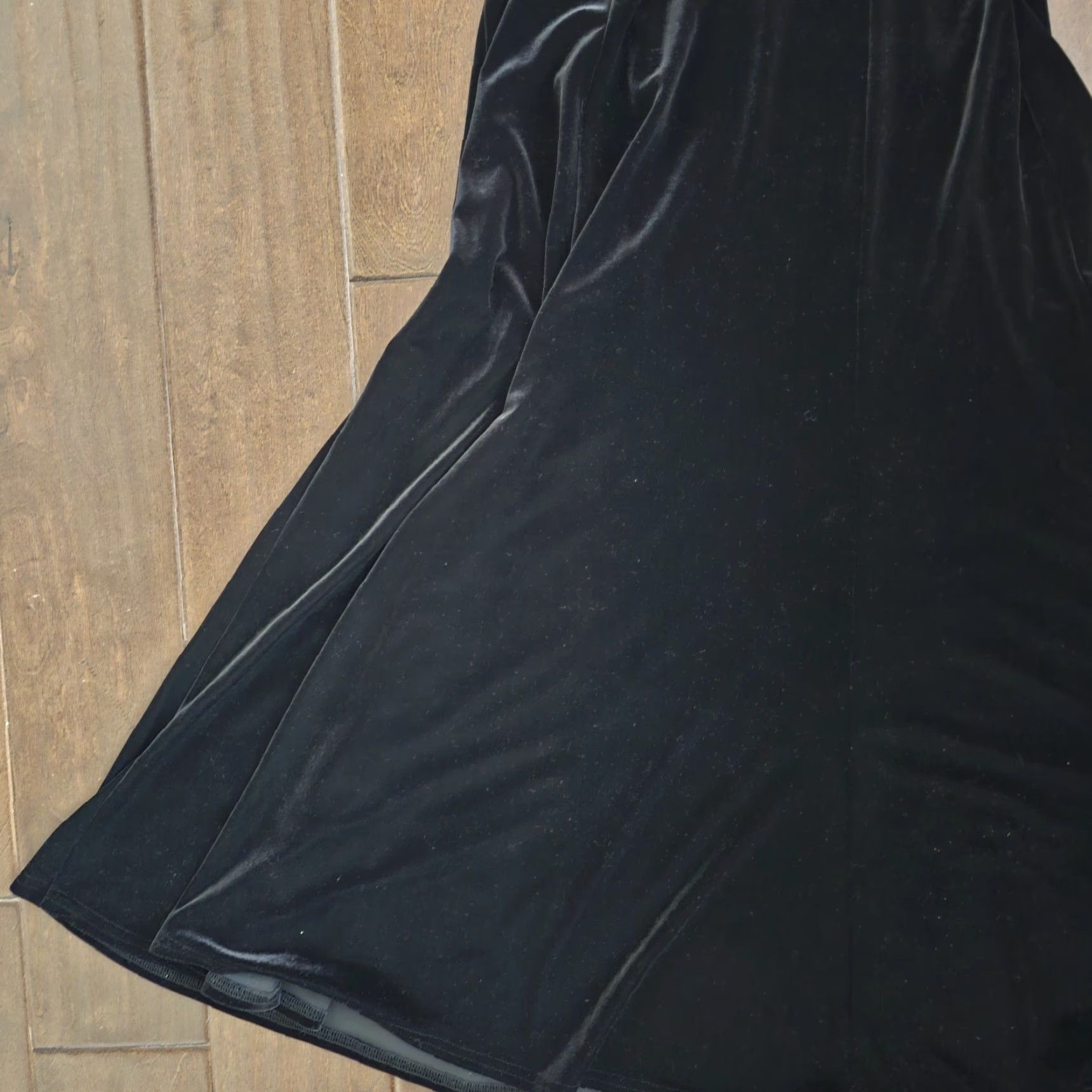 Jones New York Jones New York Black Velvet Dress Petite A-Line Formal V-Neck Sleeveless Long 4P Womens Limited Zip Dry Clean Only Created 90s? Size S / US 4 / IT 40 - 2 Thumbnail