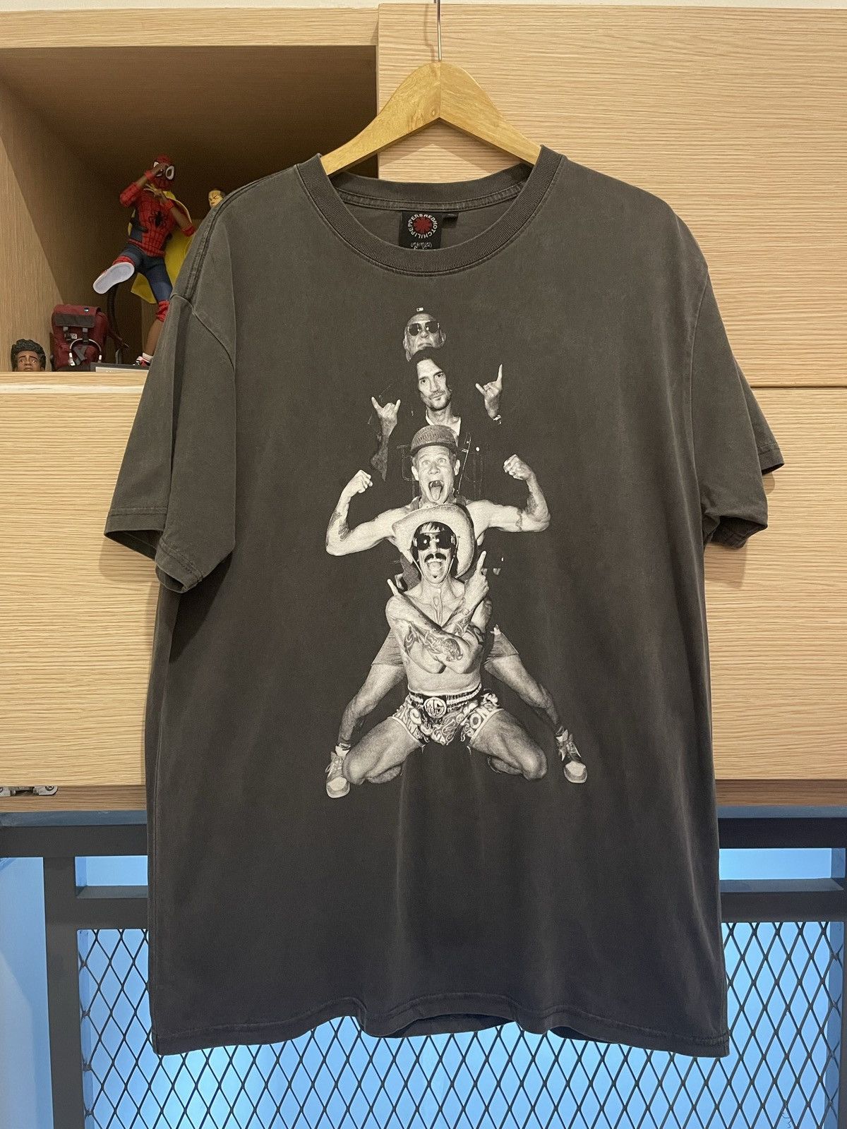 Band Tees Red Hot Chilli Peppers Unlimited Love World Tour 2023 Size US XL / EU 56 / 4 - 1 Thumbnail