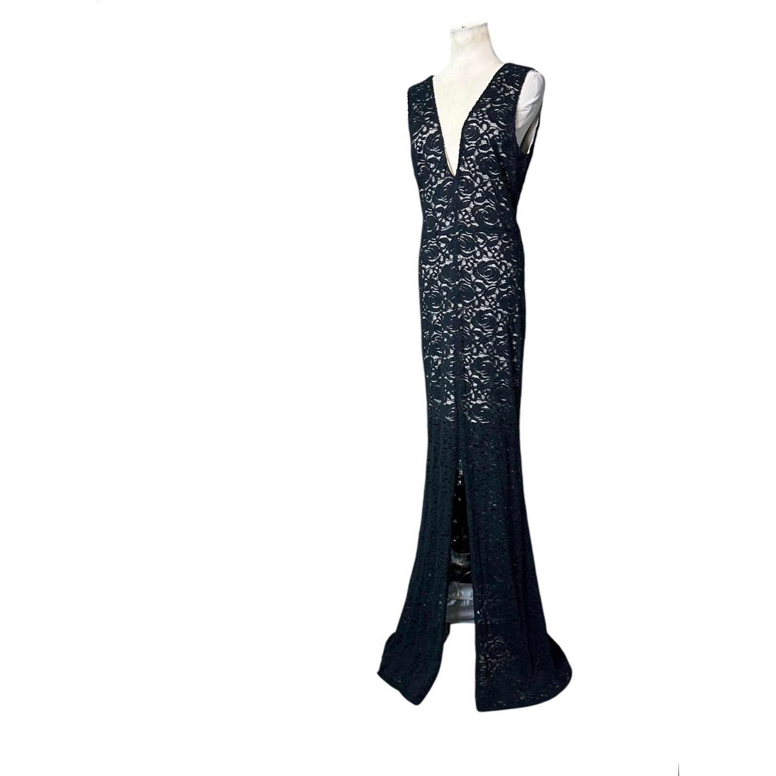 Alice + Olivia Alice + Olivia Mia Black Lace Maxi Dress size 10 Size L / US 10 / IT 46 - 10 Thumbnail