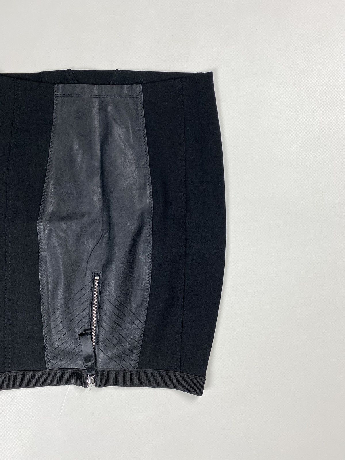 Jean Paul Gaultier Jean Paul Gaultier Lindex ladies pencil skirt size M Size 26" / US 2 / IT 38 - 2 Thumbnail