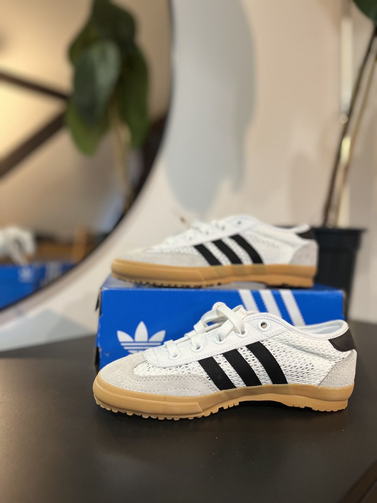 Adidas Adidas Tischtennis Size US 7 / IT 37 - 3 Thumbnail