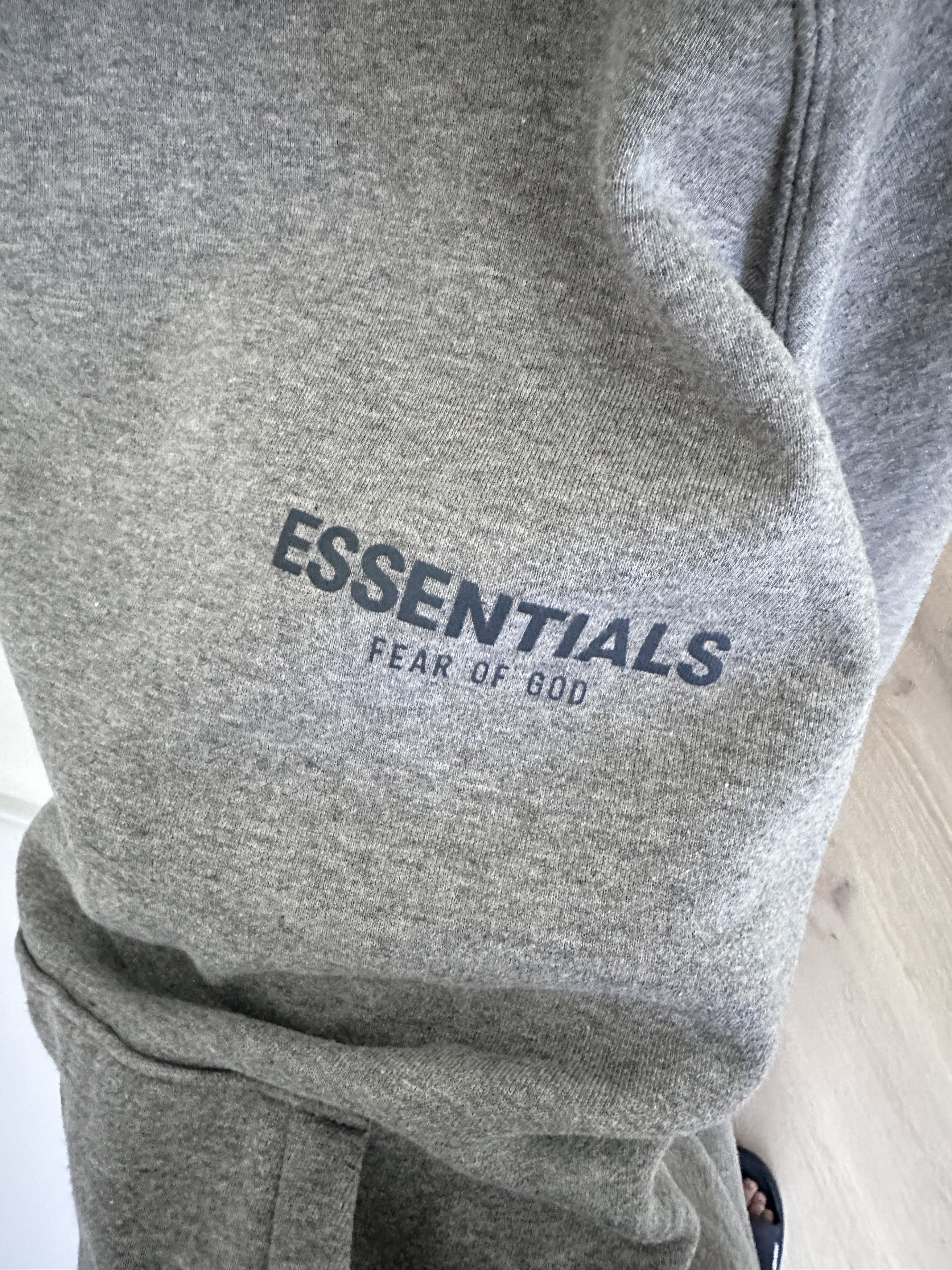 Essentials × Fear of God Logo Hoodie Size US L / EU 52-54 / 3 - 5 Thumbnail
