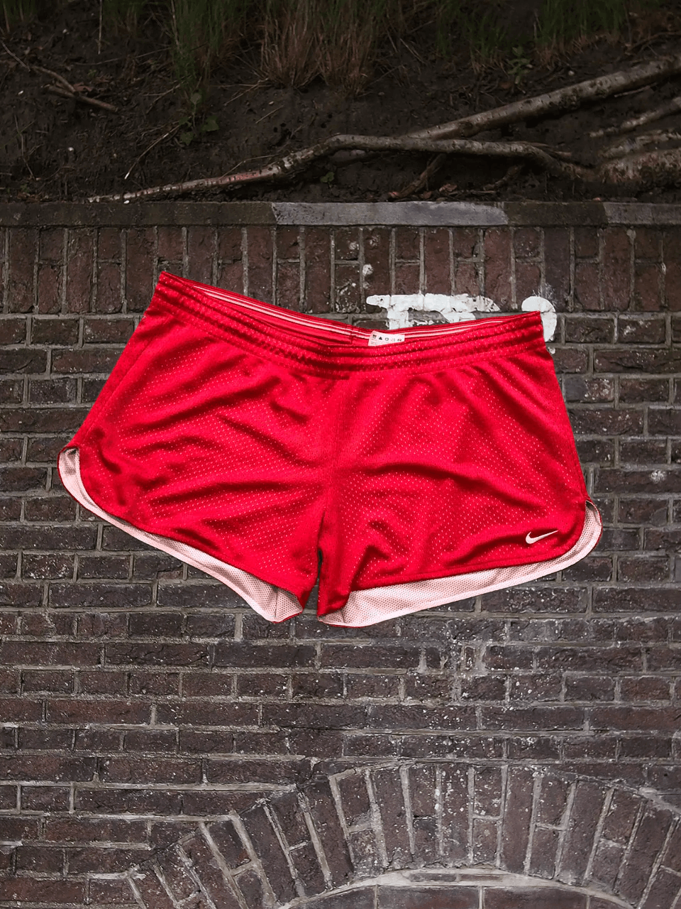 Nike Vintage shorts red Nike logo Y2K streetwear Size US 32 / EU 48 - 1 Thumbnail