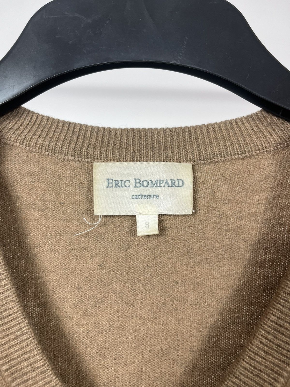 Other Women’s Eric Bompard 100% Cashmere V-Neck Sweater Size S Size S / US 4 / IT 40 - 4 Thumbnail