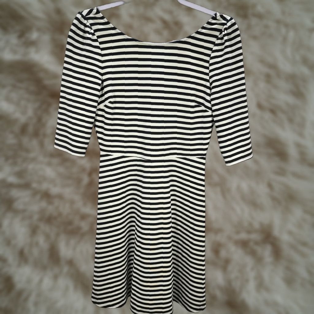 Vintage Fury Women's Cream & Black Stripe Open Back Flare Dress Shirt Dress S-M Black Womens Stripe Open Back Flare Dress Cotton Blend Size S / US 4 / IT 40 - 1 Thumbnail