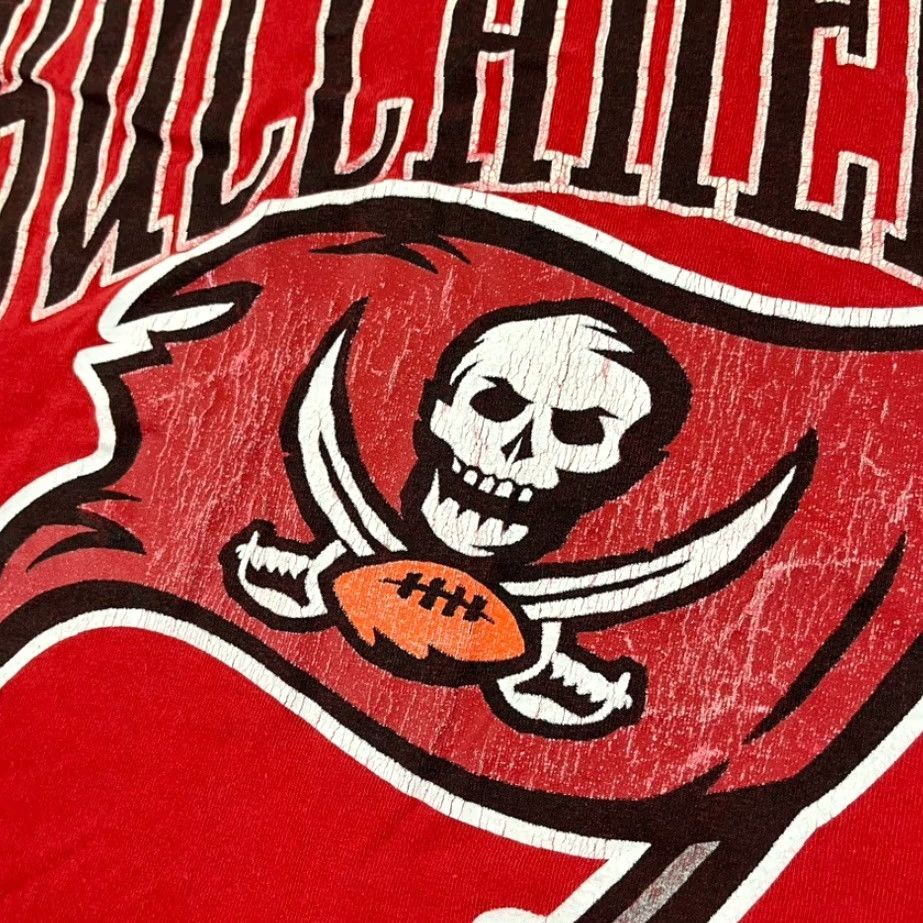 NFL VINTAGE Tampa Bay Buccaneers Shirt Mens LARGE Red Football Graphic Tee 1997 90s NFL CSA Shirt Mens L Red 90s Logo Graphic Tee Size US L / EU 52-54 / 3 - 3 Thumbnail