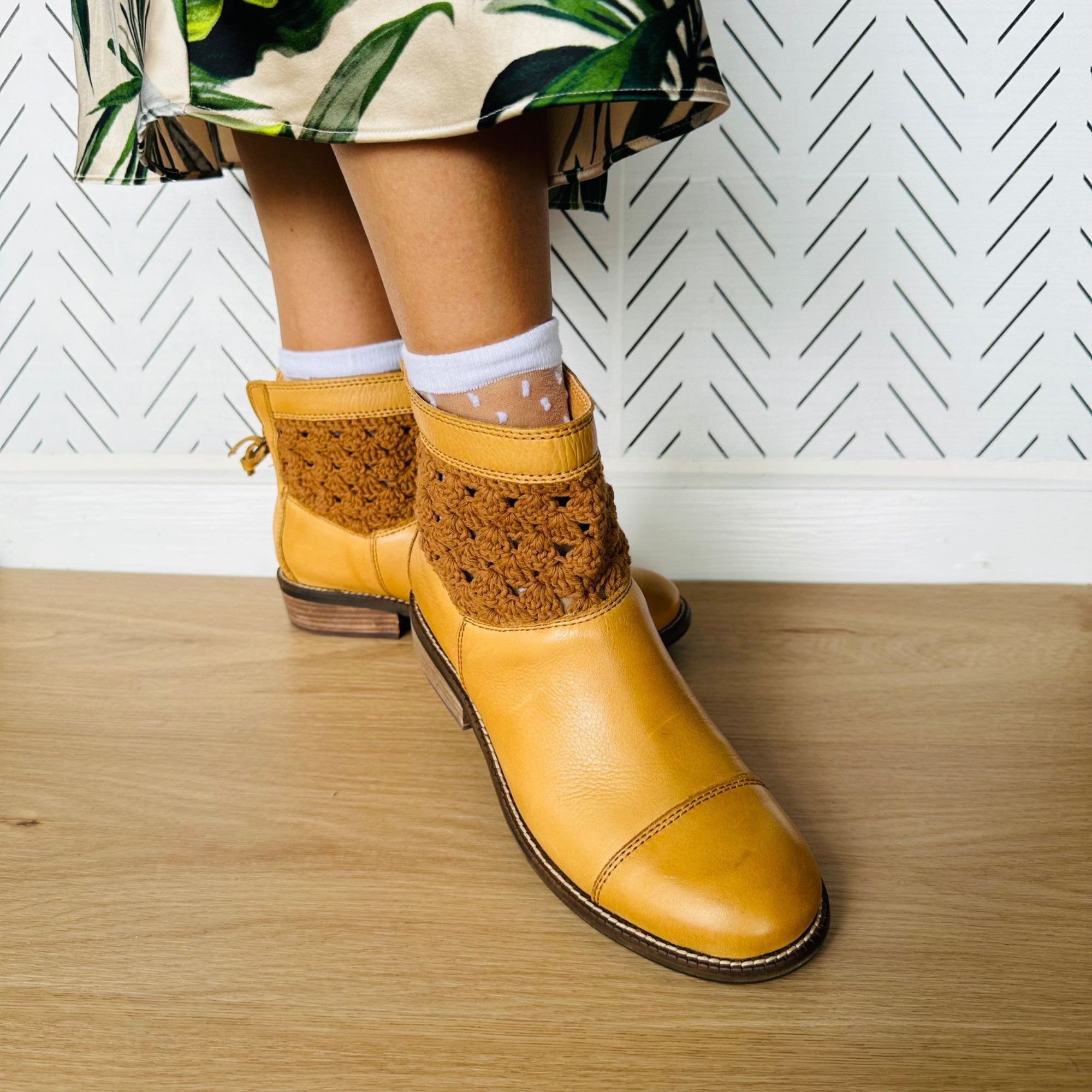 Other ⭐Latigo Womens Ankle Boots Booties Sz 7.5 Camel Brown Leathe Size US 7.5 / IT 37.5 - 4 Thumbnail