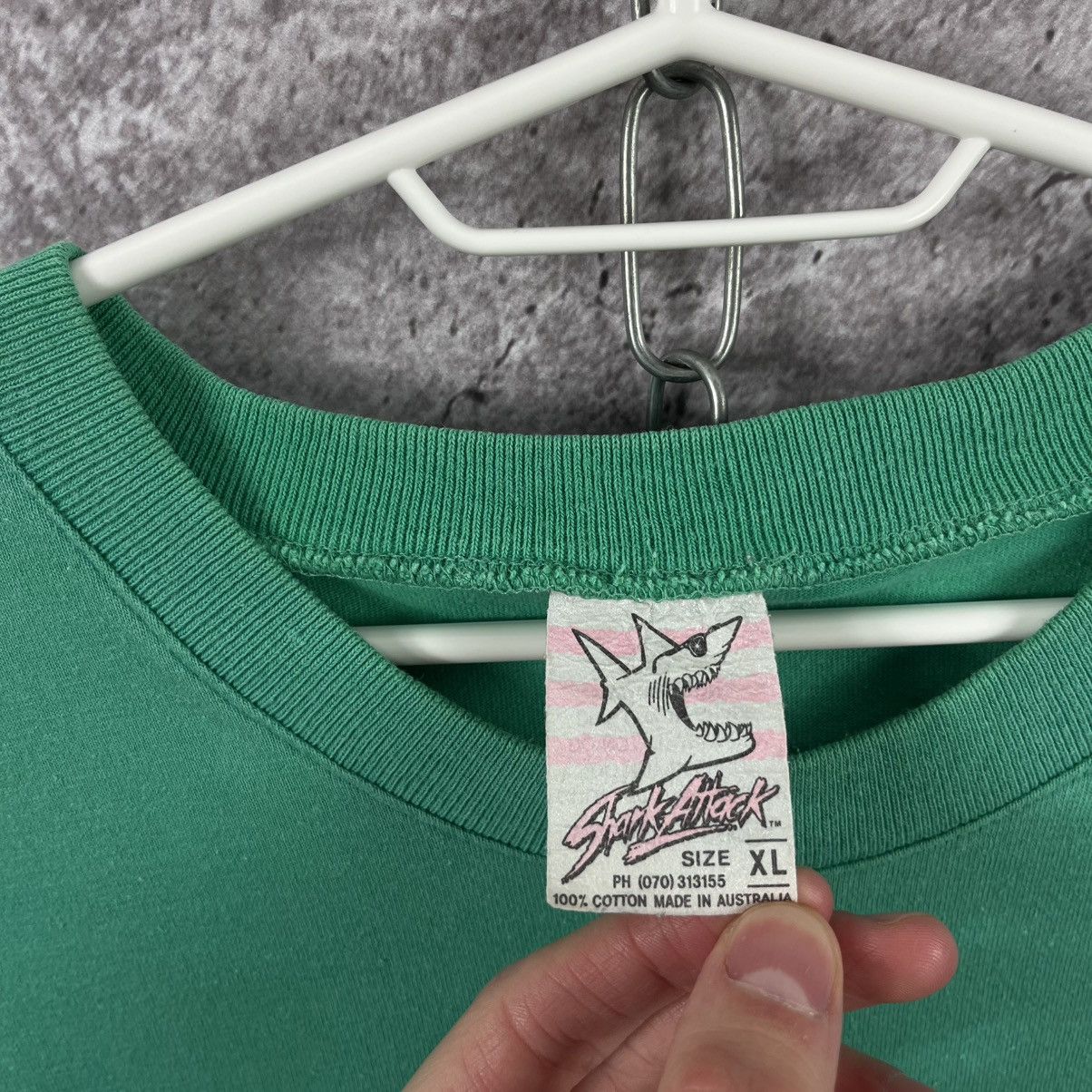 Vintage Vintage 90S Shark Attack Australia T-Shirt Heavy Cotton Size US XL / EU 56 / 4 - 7 Thumbnail