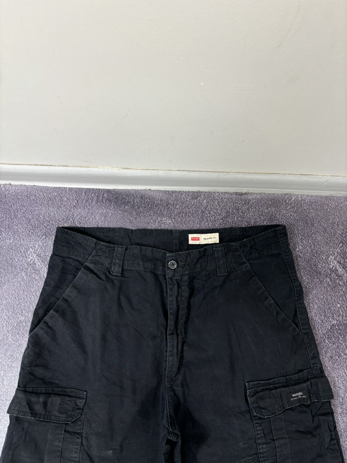 Vintage Vintage Wrangler Relaxed Fit Y2K Military Hype Cargo Shorts Size US 36 / EU 52 - 7 Thumbnail