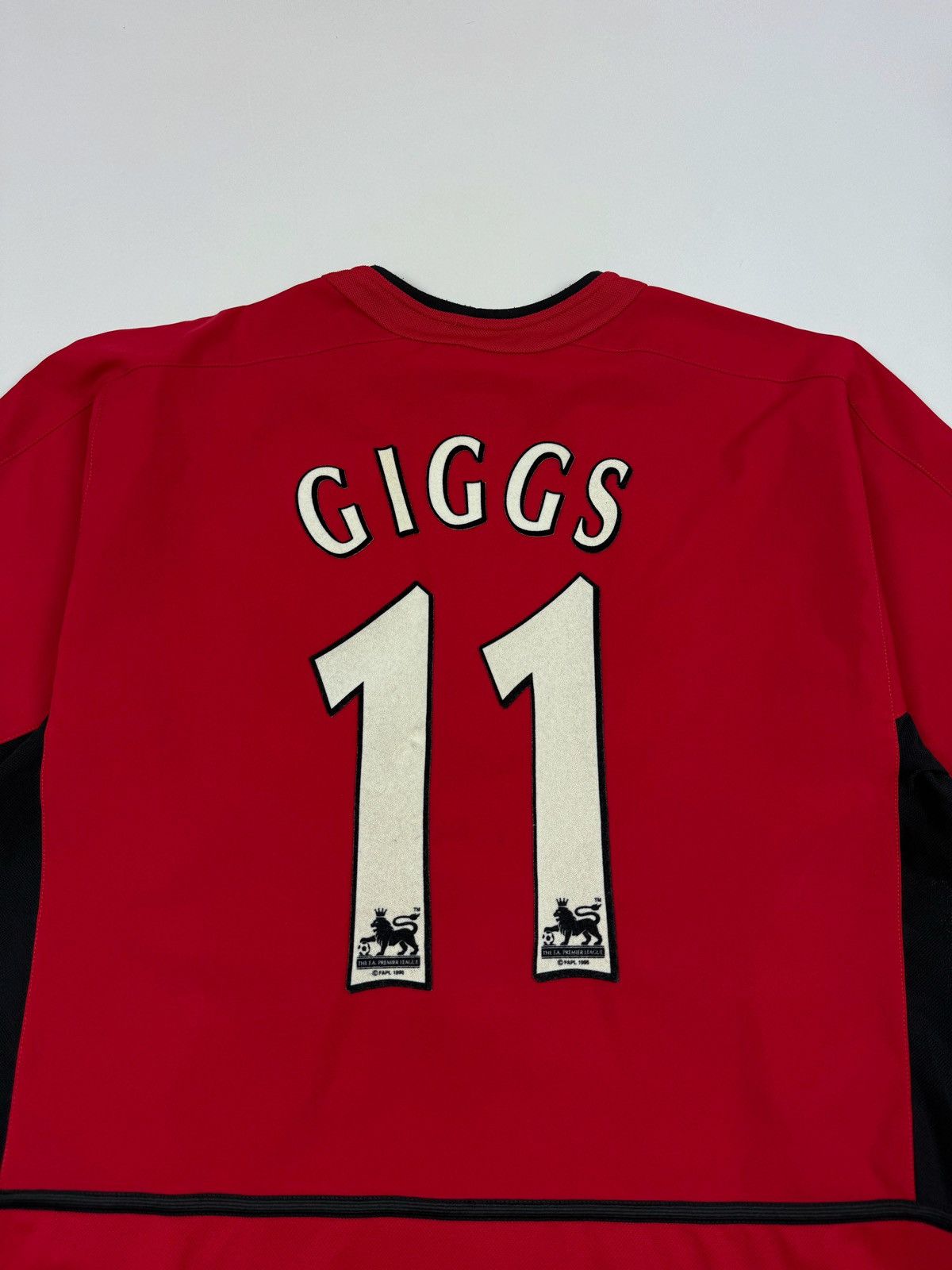 Vintage 2002-04 Vintage Nike Manchester United #11 Ryan Giggs Jersey Size US M / EU 48-50 / 2 - 2 Thumbnail
