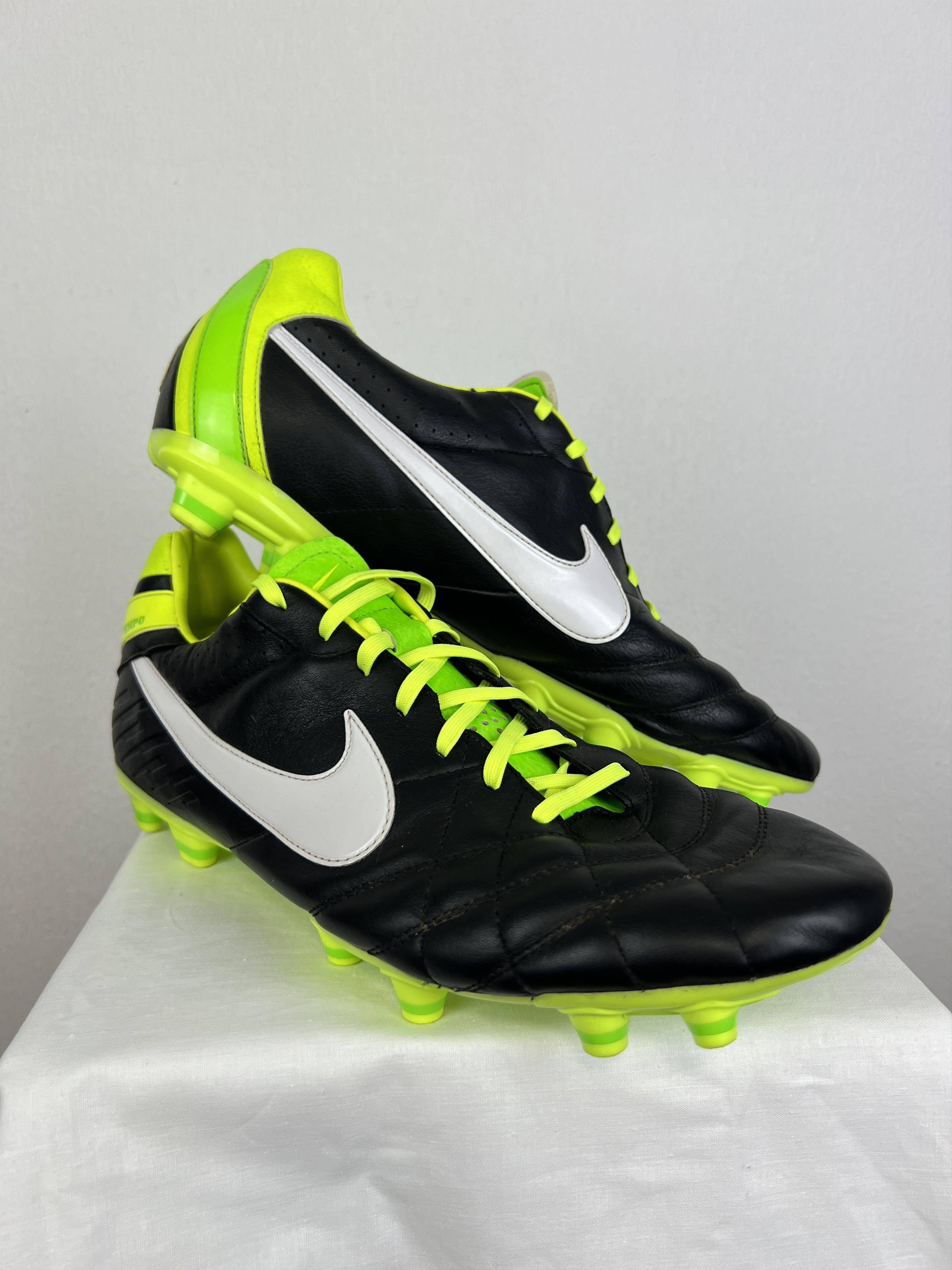 Nike Tiempo Legend Elite Soccer Cleats Football Boots UK 13 US 14 Size US 14 / EU 47 - 1 Thumbnail