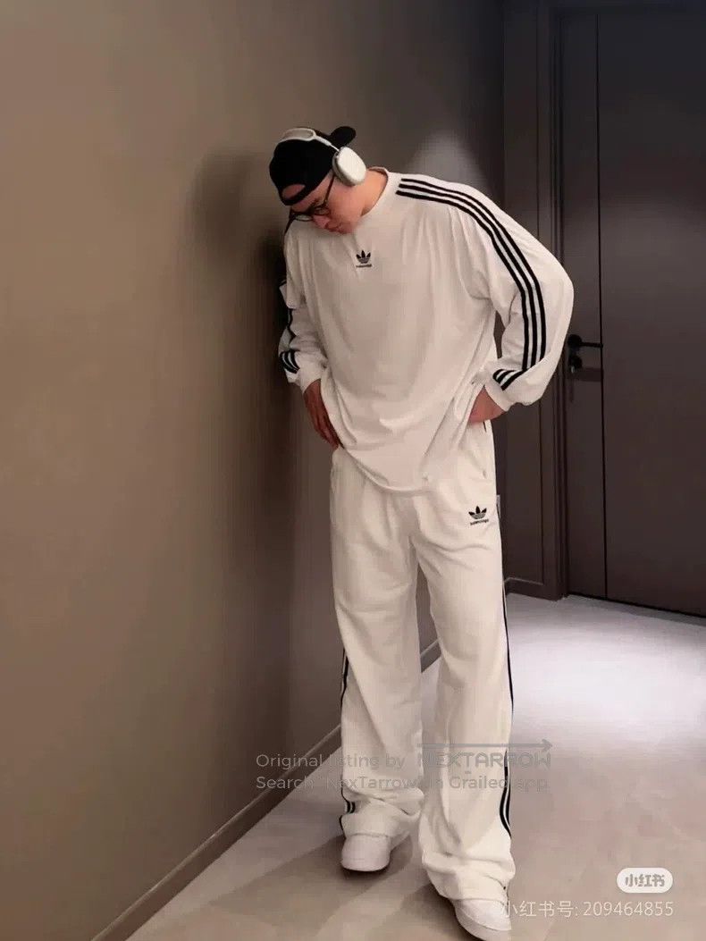 Balenciaga Balenciaga Striped Logo Long Sleeve T - White Size US S / EU 44-46 / 1 - 9 Thumbnail