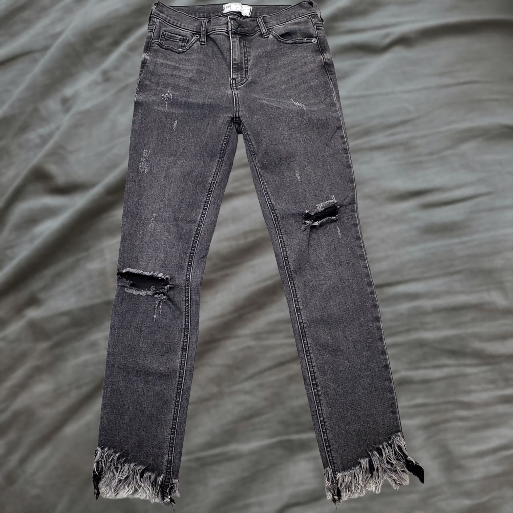 Free People Free People Skinny Jeans Womens Size 26 Multi Distressed Frayed Hem Black Denim Jeans Size 26" / US 2 / IT 38 - 1 Thumbnail