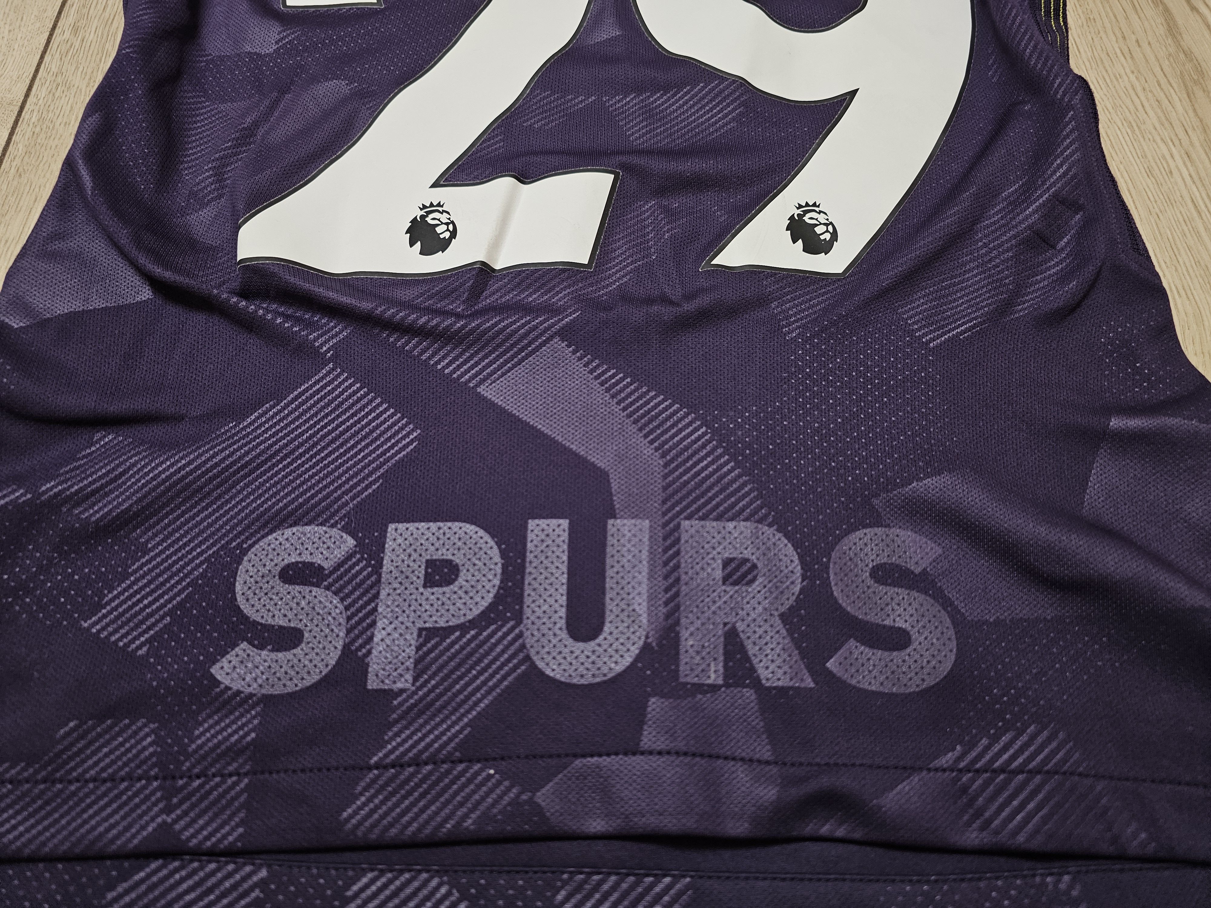 Nike TOTTENHAM HOTSPUR 2017 2018 THIRD WOMENS FOOTBALL SOCCER Size S / US 4 / IT 40 - 6 Thumbnail
