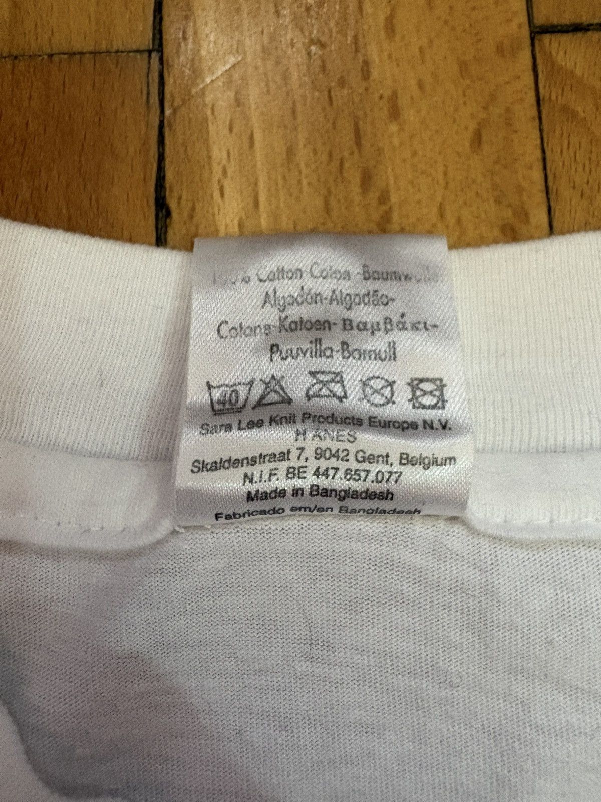 Hanes Vintage 2003 Hanes tag Graphic T-Shirt Size US L / EU 52-54 / 3 - 5 Thumbnail