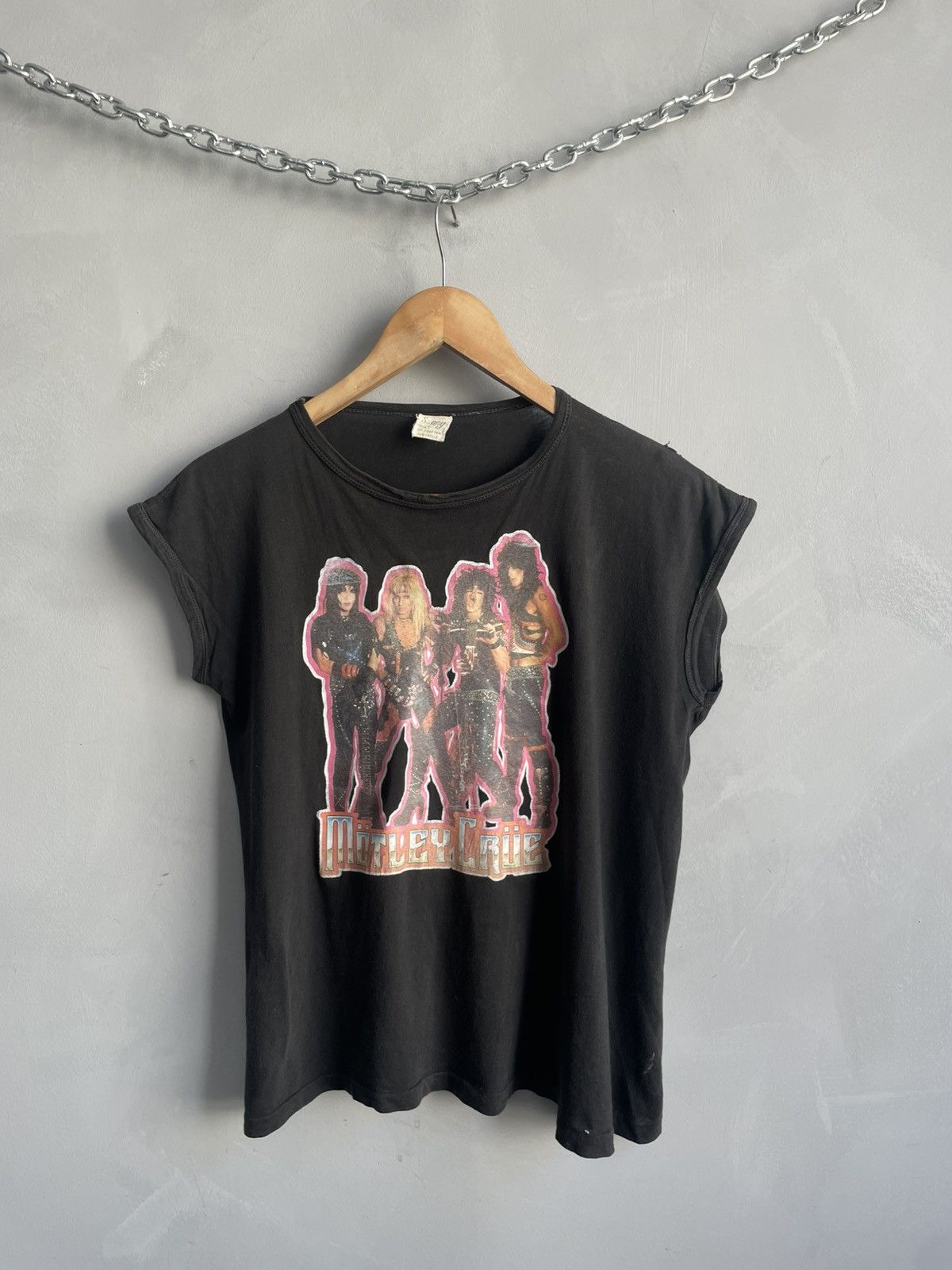 Band Tees Vtg washed cotton 90s tank top Motley Crue shirt Size US M / EU 48-50 / 2 - 1 Thumbnail