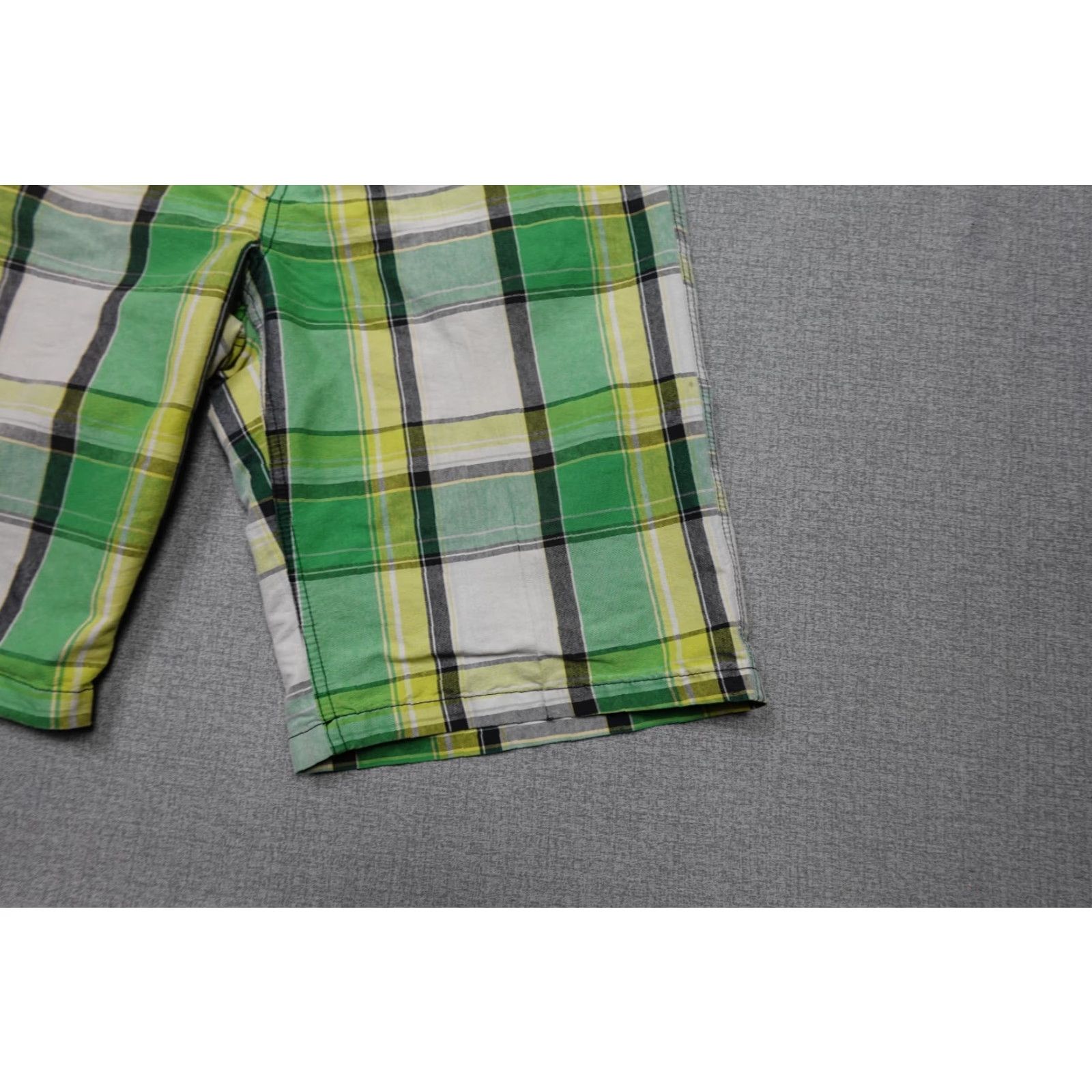 Southpole Southpole Shirt Mens 36 Green Plaid Chino Casual 5-Pocket Belt Loops Cotton Vintage No - 2020s Outdoor Boys? Size US 36 / EU 52 - 2 Thumbnail