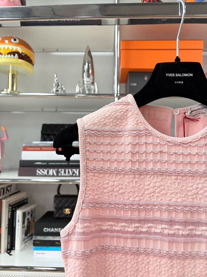 Alexander McQueen Alexander Mcqueen Pink jacquard totem slim knitted dress Size M / US 6-8 / IT 42-44 - 2 Thumbnail