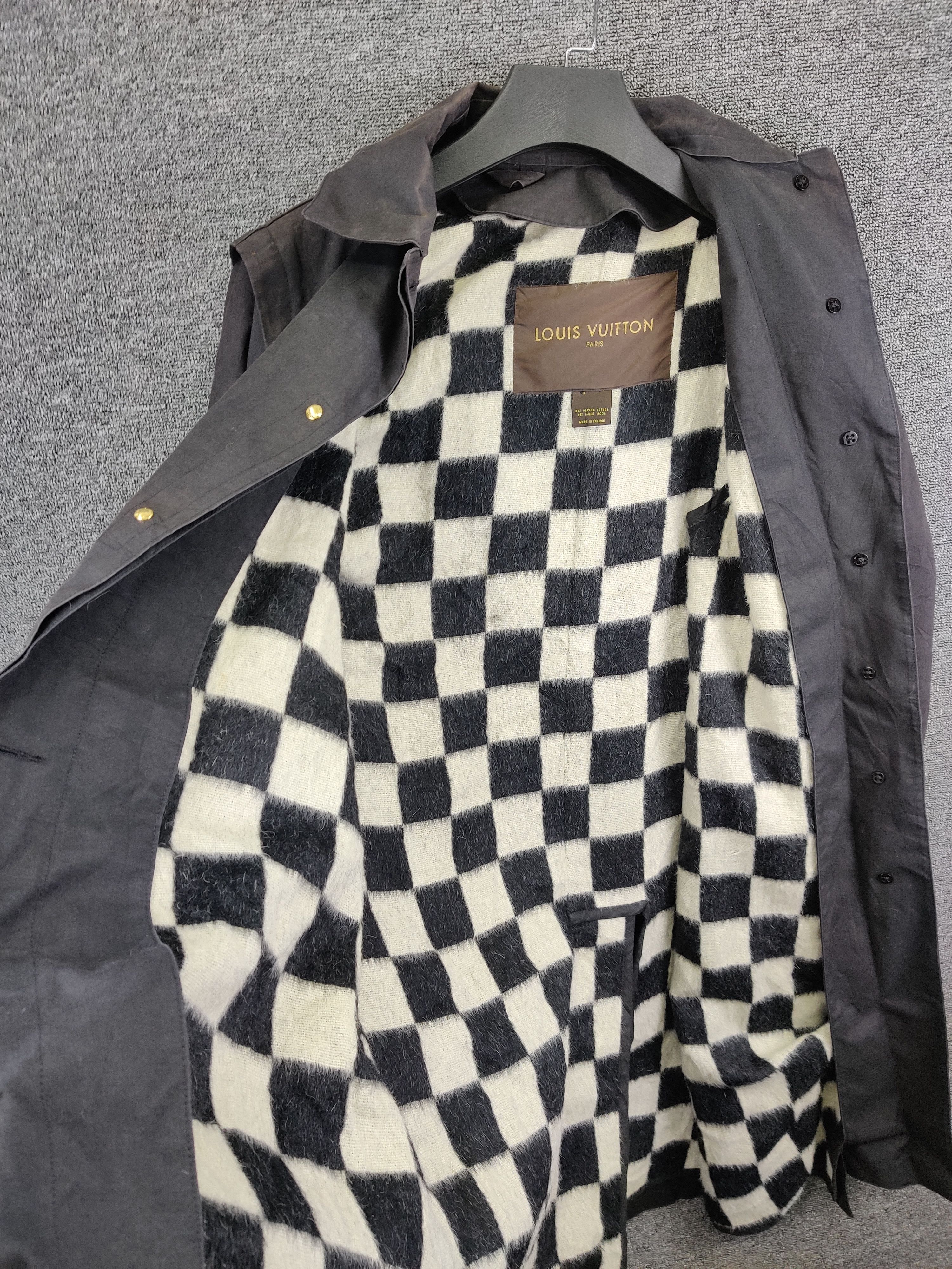Louis Vuitton Louis Vuitton Mackintosh Trench Coat Rubberized Size US M / EU 48-50 / 2 - 7 Thumbnail