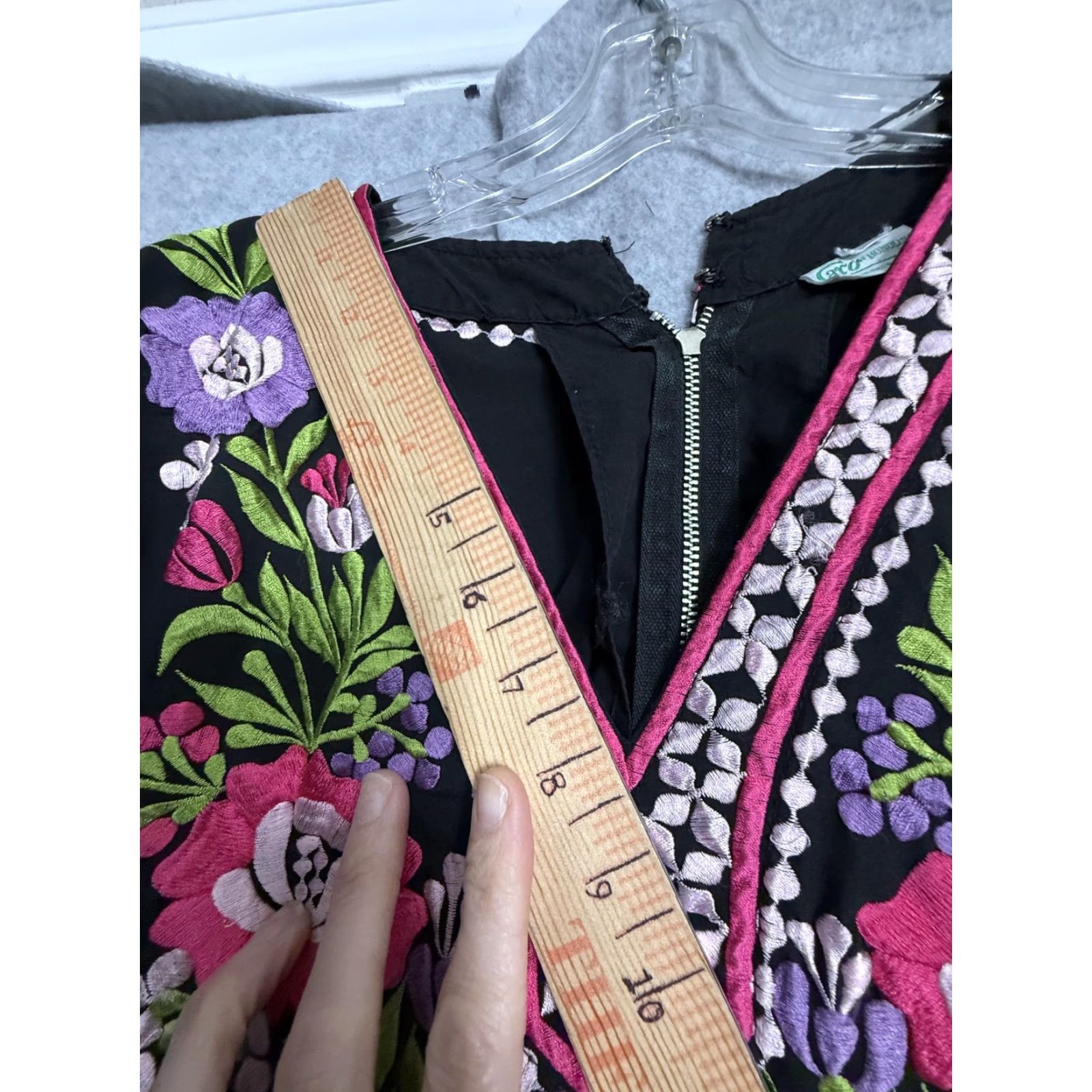 Vintage VINTAGE Caro of Honolulu Dress Womens 10 Black Floral Embroidered Kaftan Maxi 70s Size L / US 10 / IT 46 - 5 Thumbnail