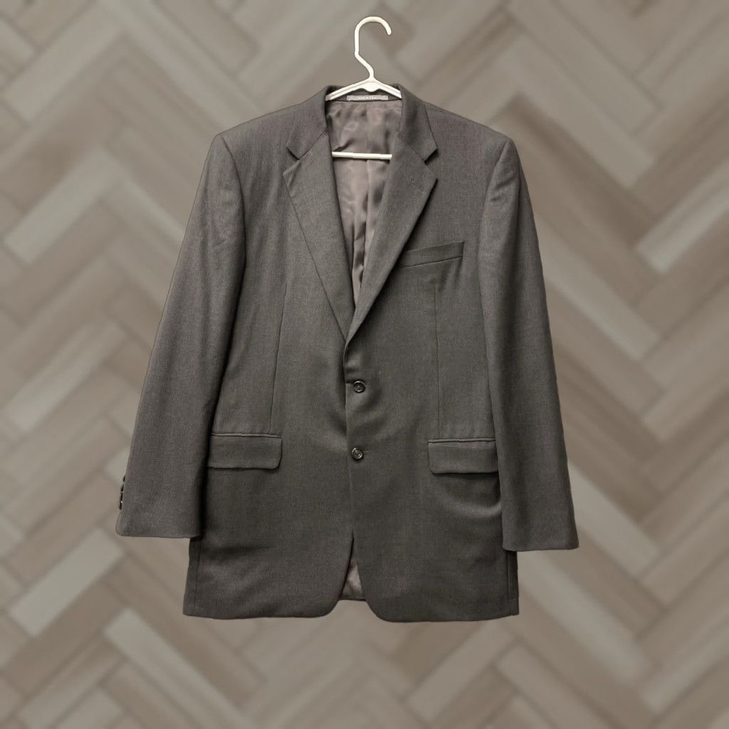 Vintage Hickey Freeman Blazer / Sport Coat - Gray Wool - 42R - Regular Fit - Two-Button Notch Lapel - Inner Pockets - Single Vented - Dry Clean Only - Men Size 42R - 1 Thumbnail