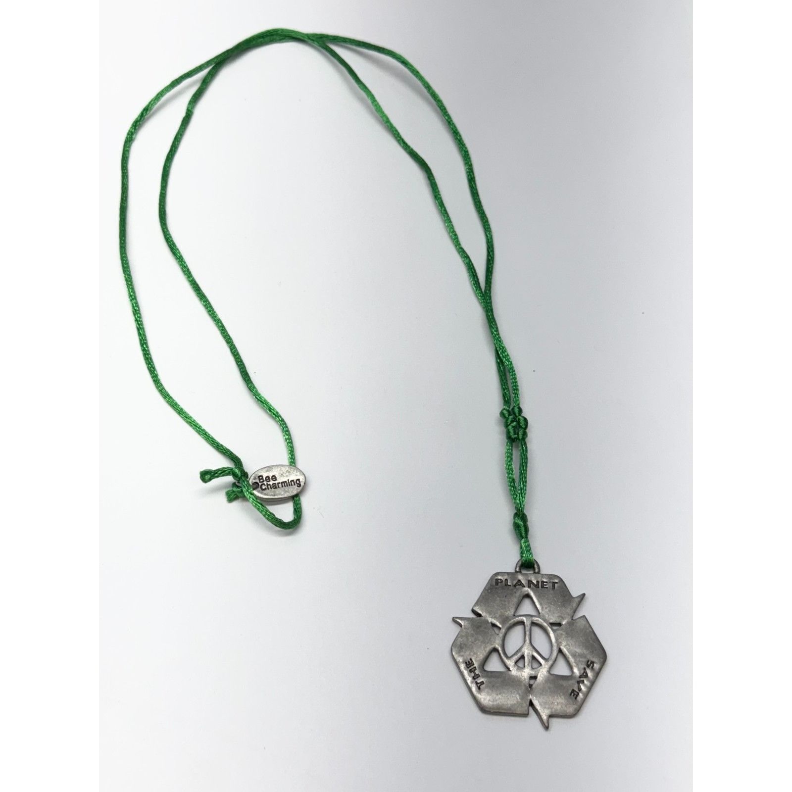 Vintage Fabric green recycle pendant necklace Size ONE SIZE - 2 Thumbnail
