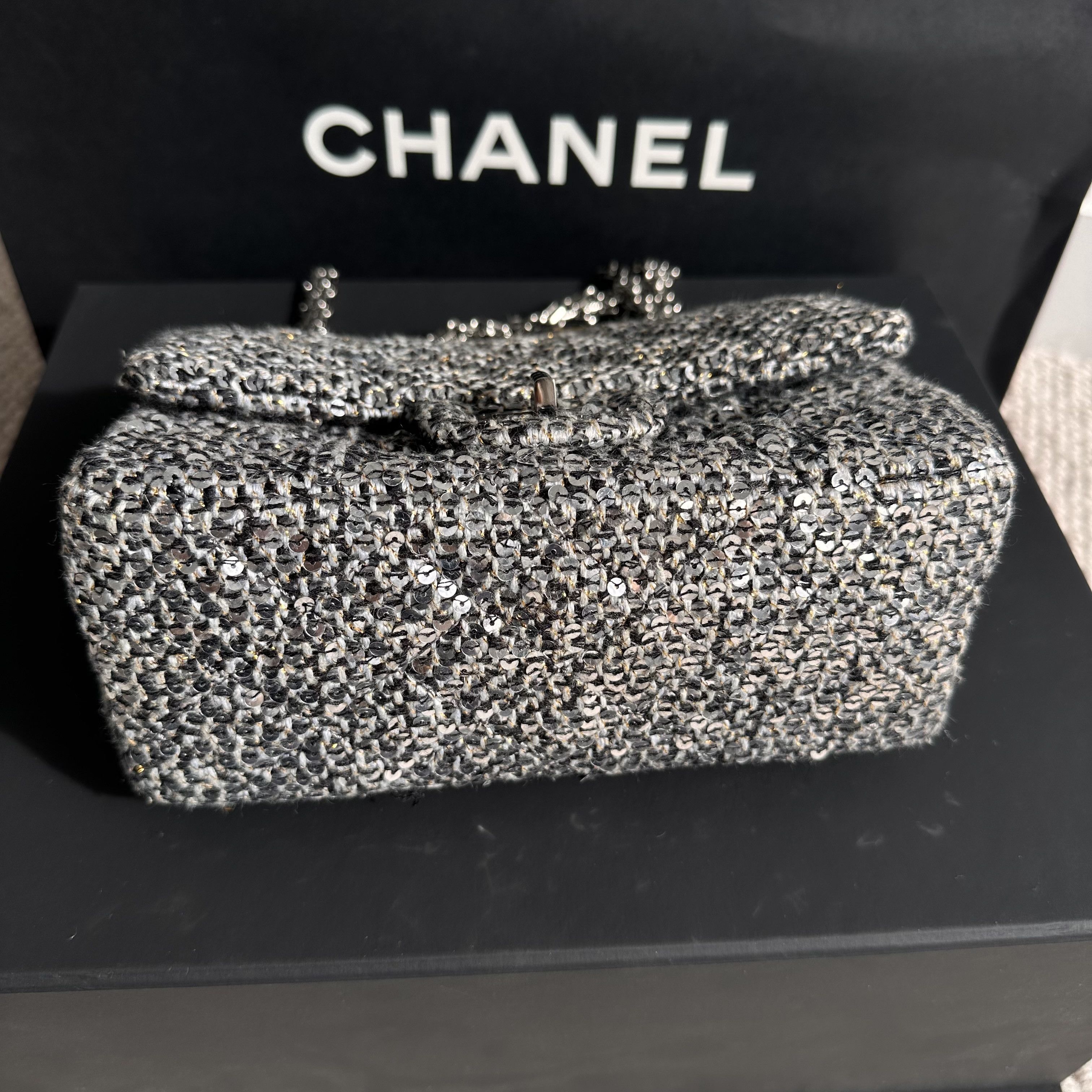Chanel CHANEL 2.55 Reissue Mini bag in Tweed and sequins Size ONE SIZE - 8 Thumbnail