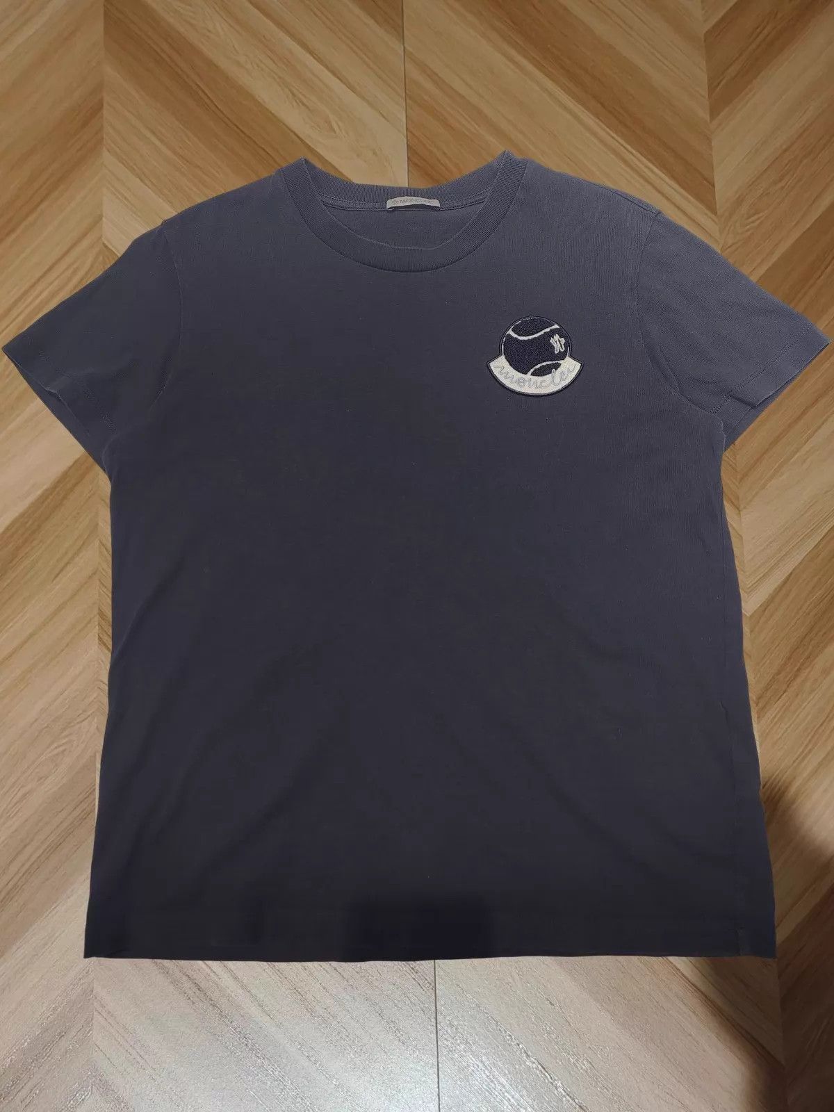 Moncler Moncler Classic Short Sleeve Tee Women's M Size M / US 6-8 / IT 42-44 - 1 Thumbnail