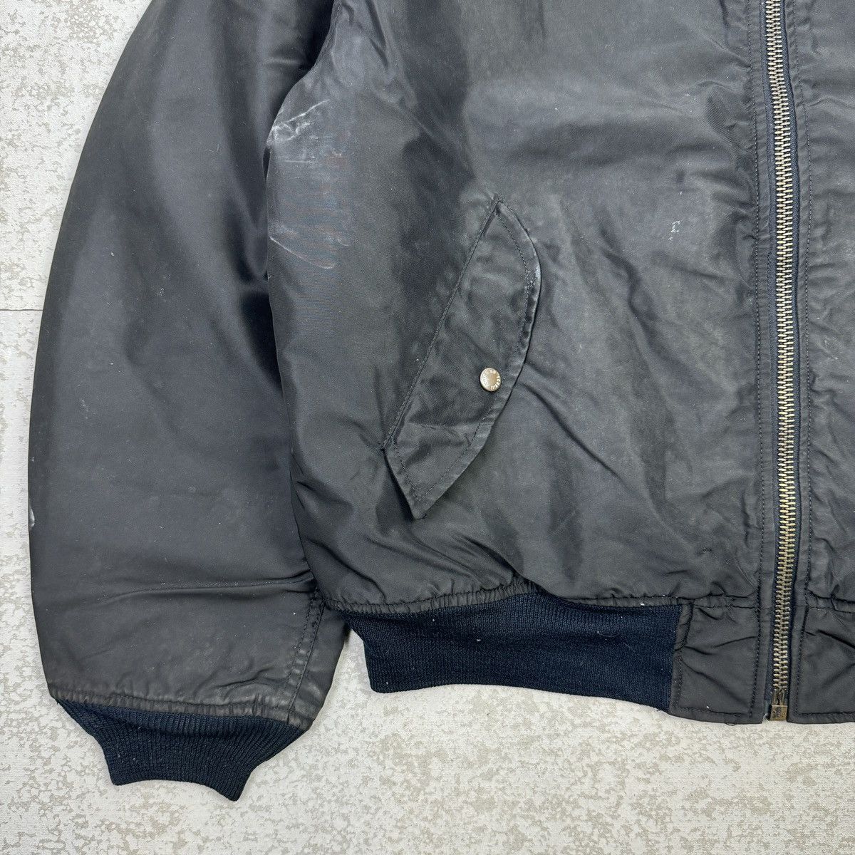 Avirex 🔥Distressed🔥Vintage Avirex Flyer’s Man Intermediate MA-1 Size US XL / EU 56 / 4 - 5 Thumbnail