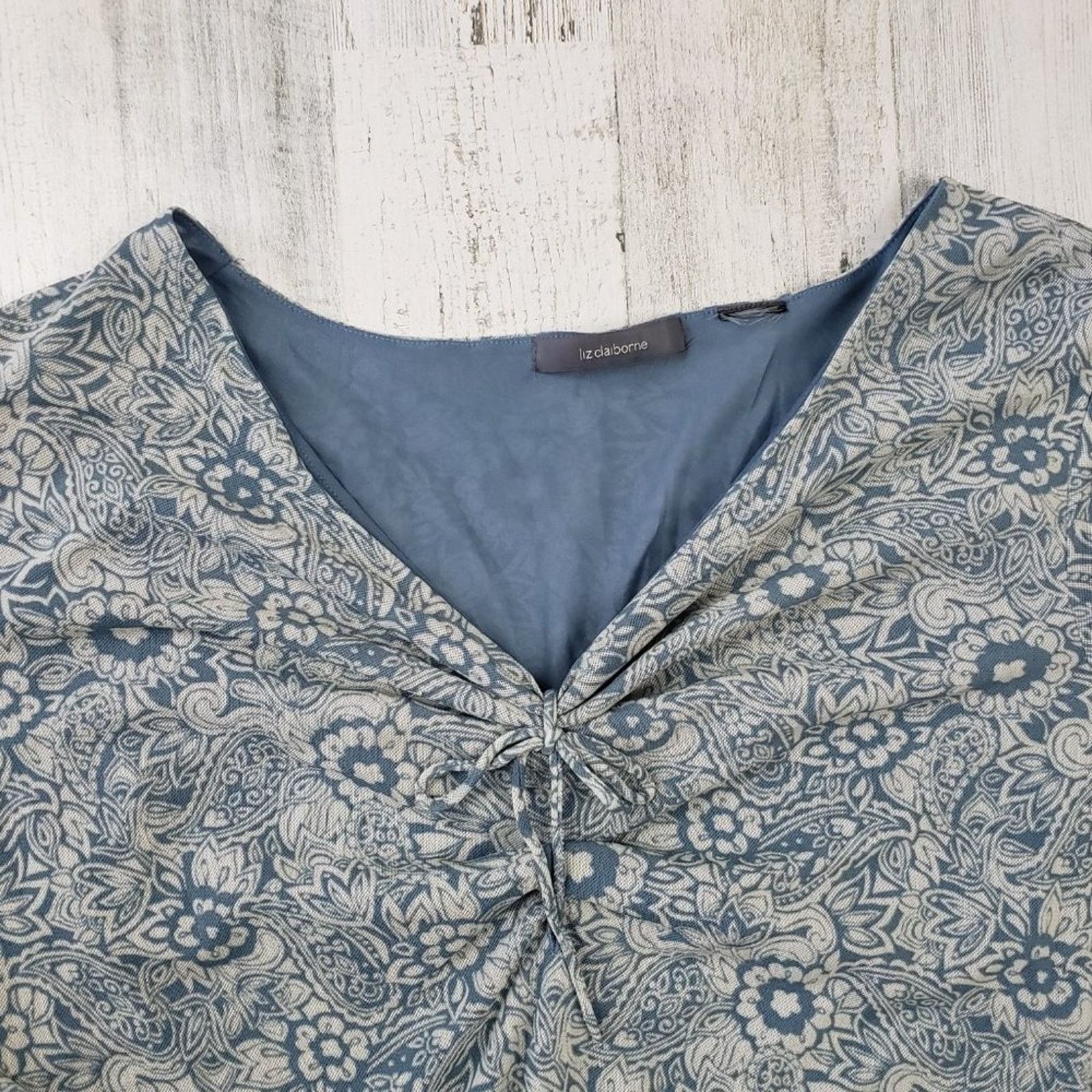 Other Liz Claiborne Blue Beige Floral Print Half Sleeve V-Neck Top Size ONE SIZE - 4 Thumbnail
