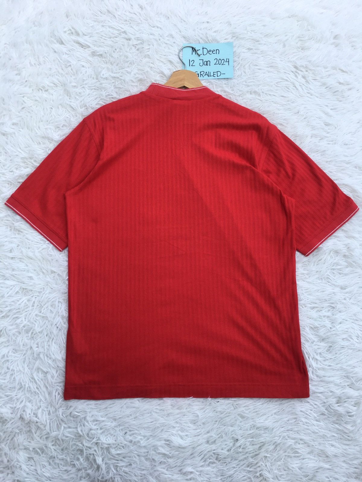 Nike Rare Vintage Nike Swoosh Logo Tshirt Size US L / EU 52-54 / 3 - 19 Thumbnail