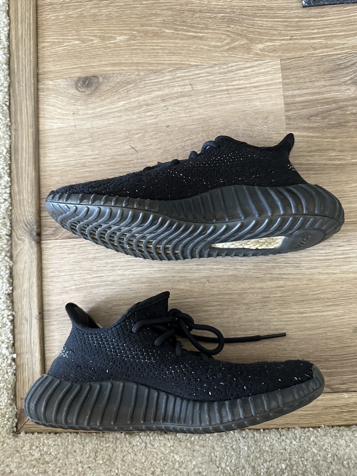 Adidas × Kanye West Yeezy Boost 350 Black White Size US 6 / EU 39 - 2 Thumbnail