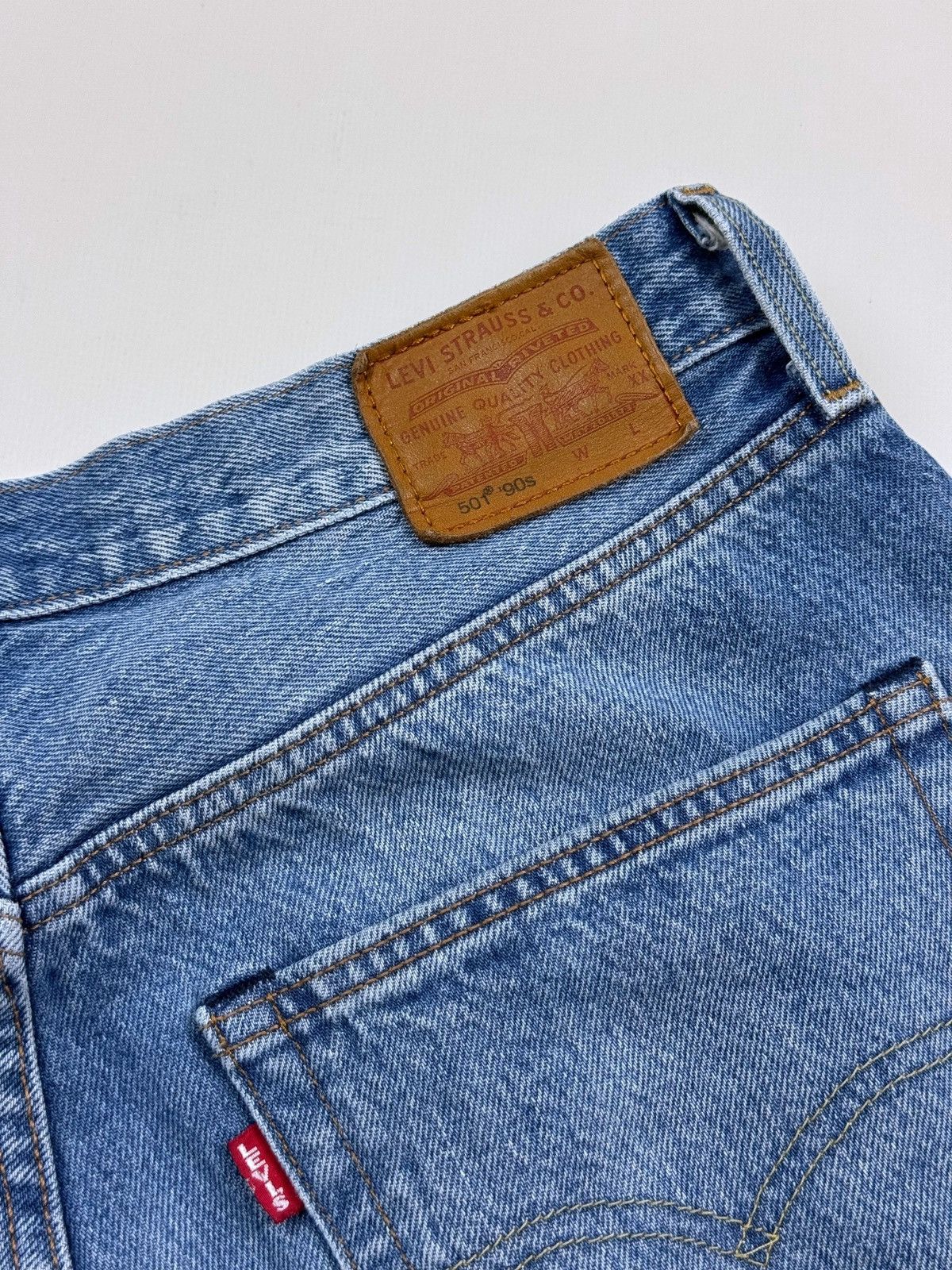 Levi's Levi’s 501 ‘90s Selvage Washed Denim Women’s Jeans Size 32" / US 10 / IT 46 - 16 Thumbnail