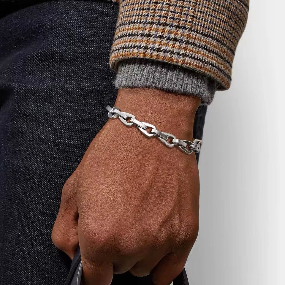 Jewelry Triangle Link Chain Bracelets Size ONE SIZE - 2 Thumbnail