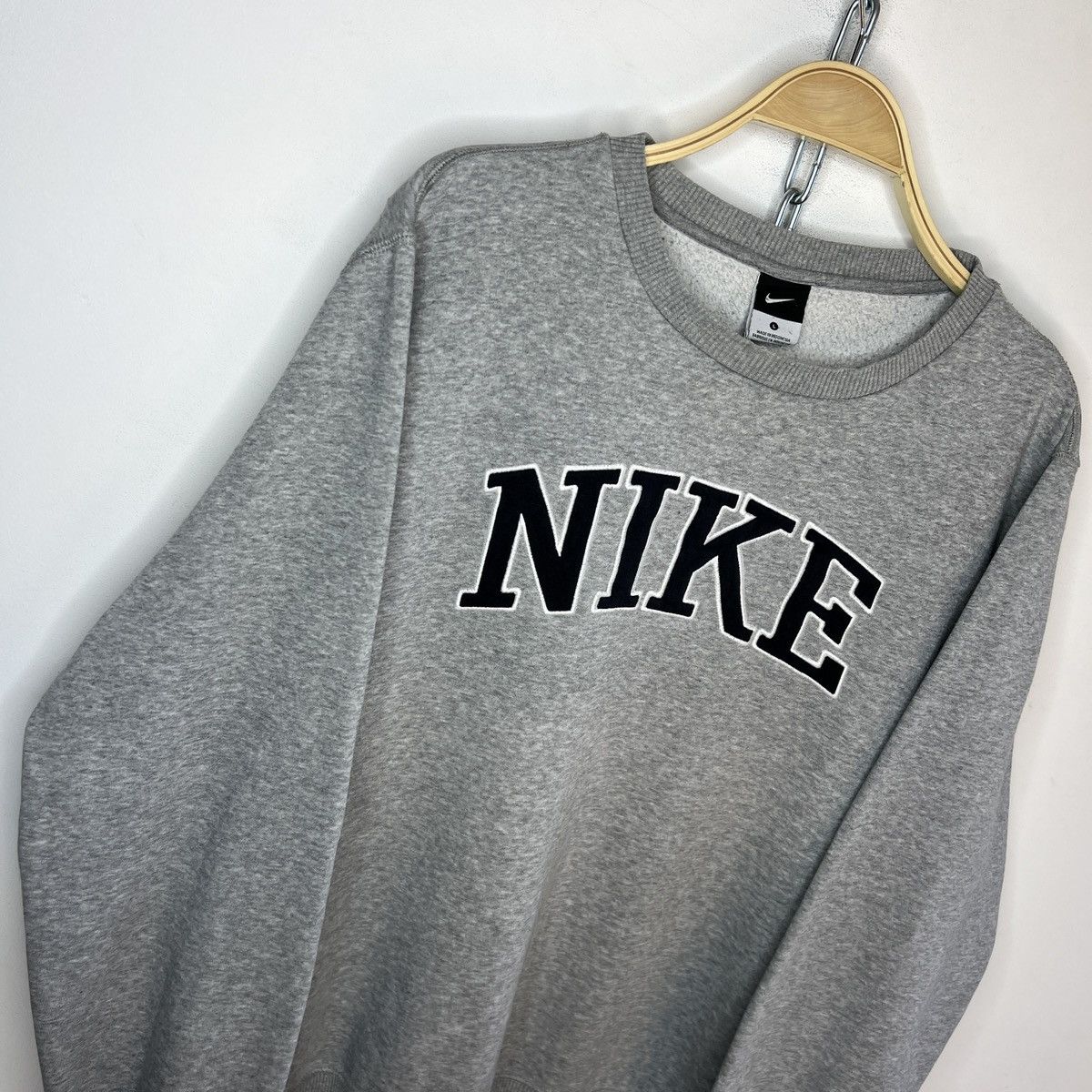 Nike Nike Vintage Spellout Swoosh Grey Crewneck Sweatshirt Size US L / EU 52-54 / 3 - 3 Thumbnail