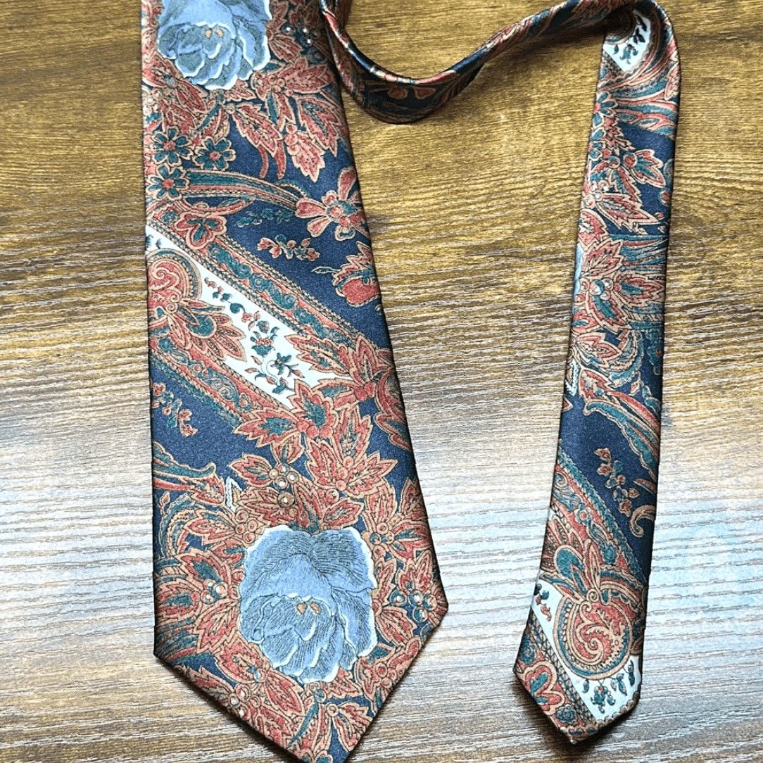 Etienne Aigner Etienne Aigner Tie Unisex One Size Blue Paisley Floral 100% Tricel Made in USA 58 L 4 W Size ONE SIZE - 4 Thumbnail