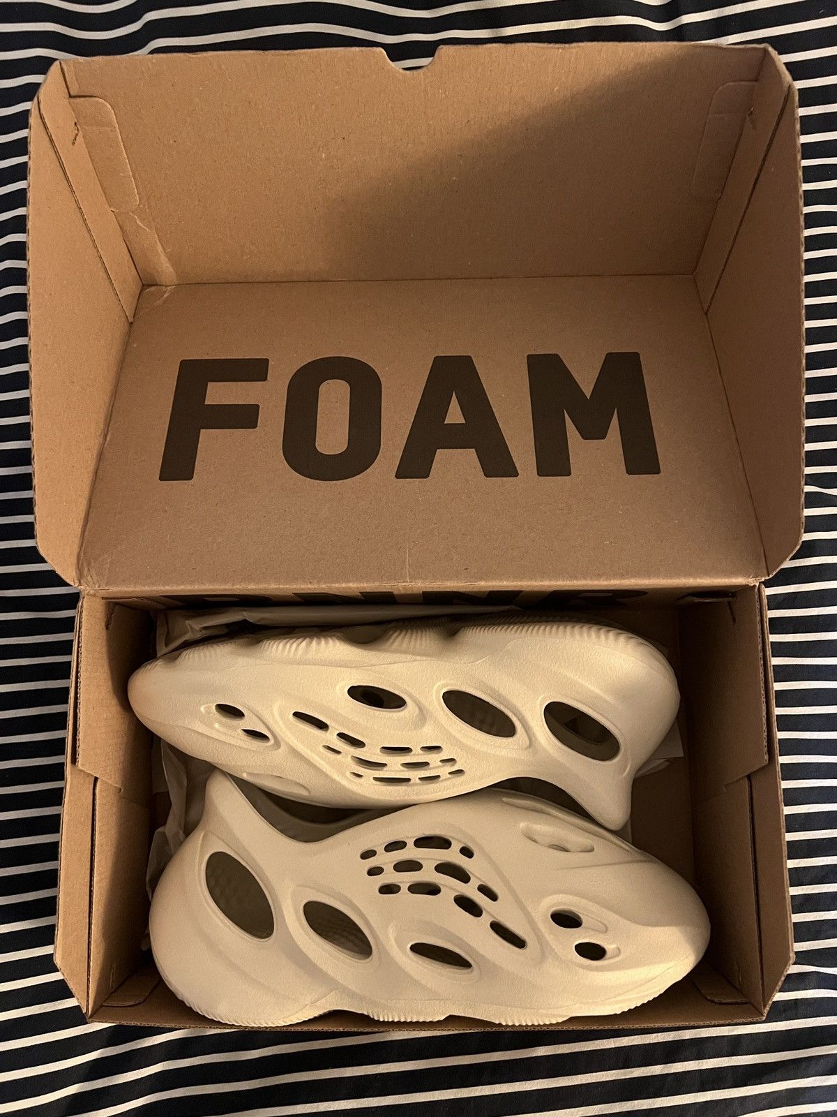 Adidas × Yeezy Yeezy Foam Runners Size US 10 / EU 43 - 7 Thumbnail