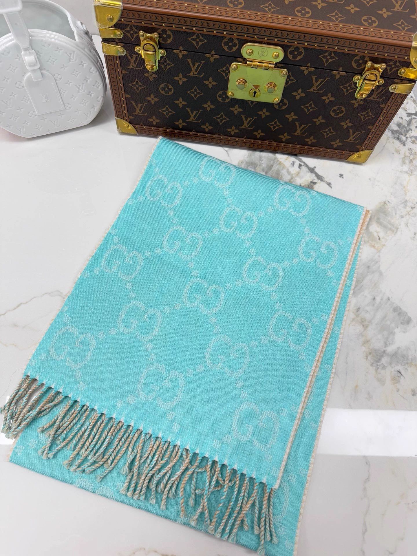 Gucci Gucci GG Print Reversible Scarf Blue/Khaki NEW Size ONE SIZE - 1 Thumbnail
