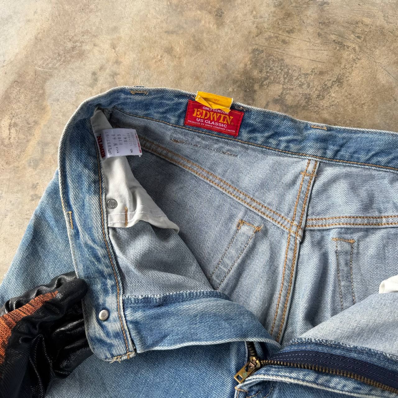 Vintage VINTAGE 90S EDWIN JAPAN CLASSIC DENIM LIGHT PRE-WASHED W30" Size US 30 / EU 46 - 11 Thumbnail