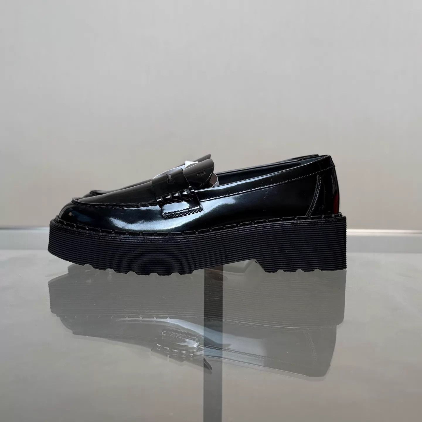 Tod's TOD'S Black Patent Leather Loafers EU 39 Size US 8.5 / IT 38.5 - 2 Thumbnail