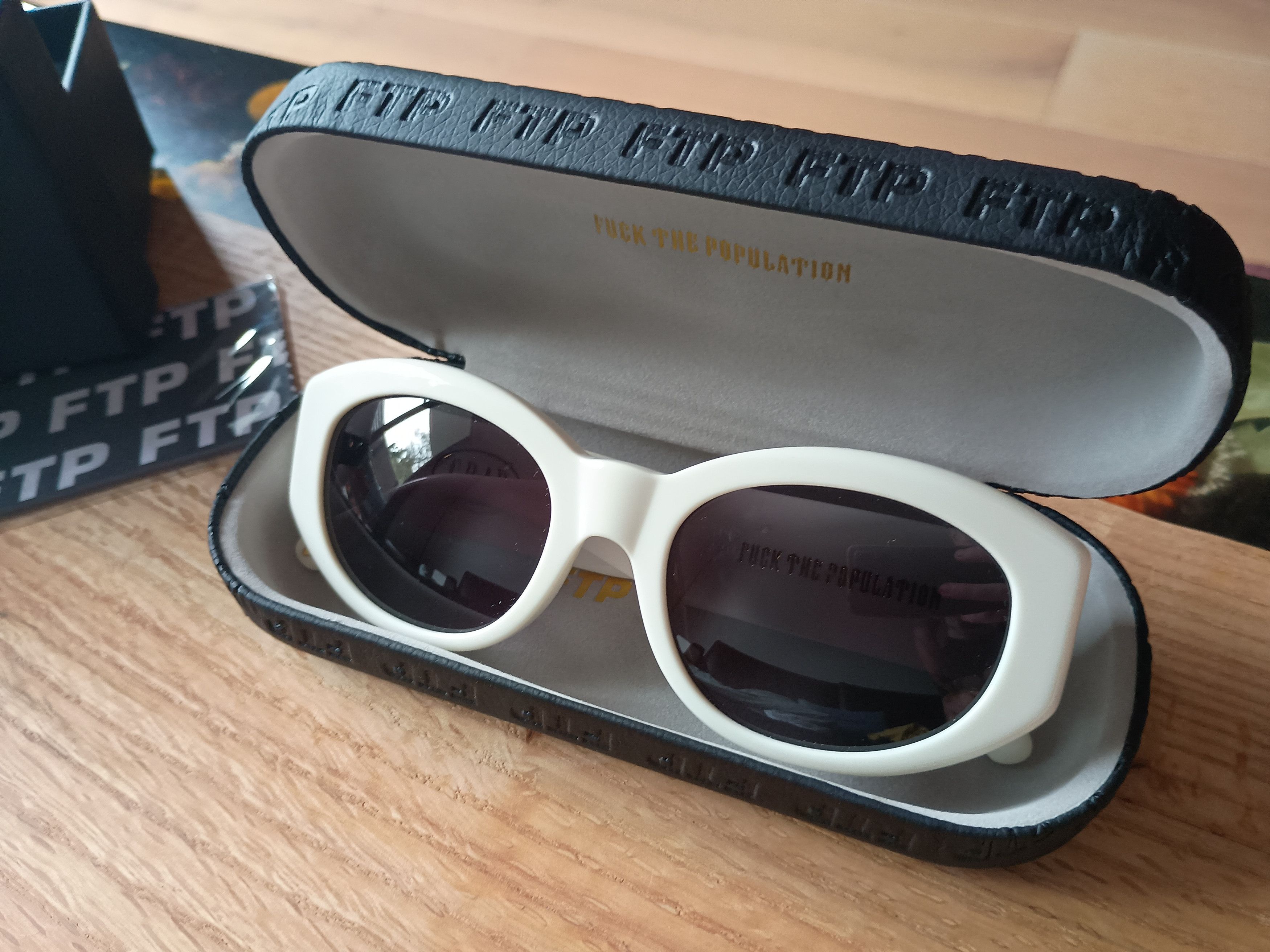 Crap Eyewear × Fuck The Population FTP x CRAP EYEWEAR OG Size ONE SIZE - 8 Thumbnail