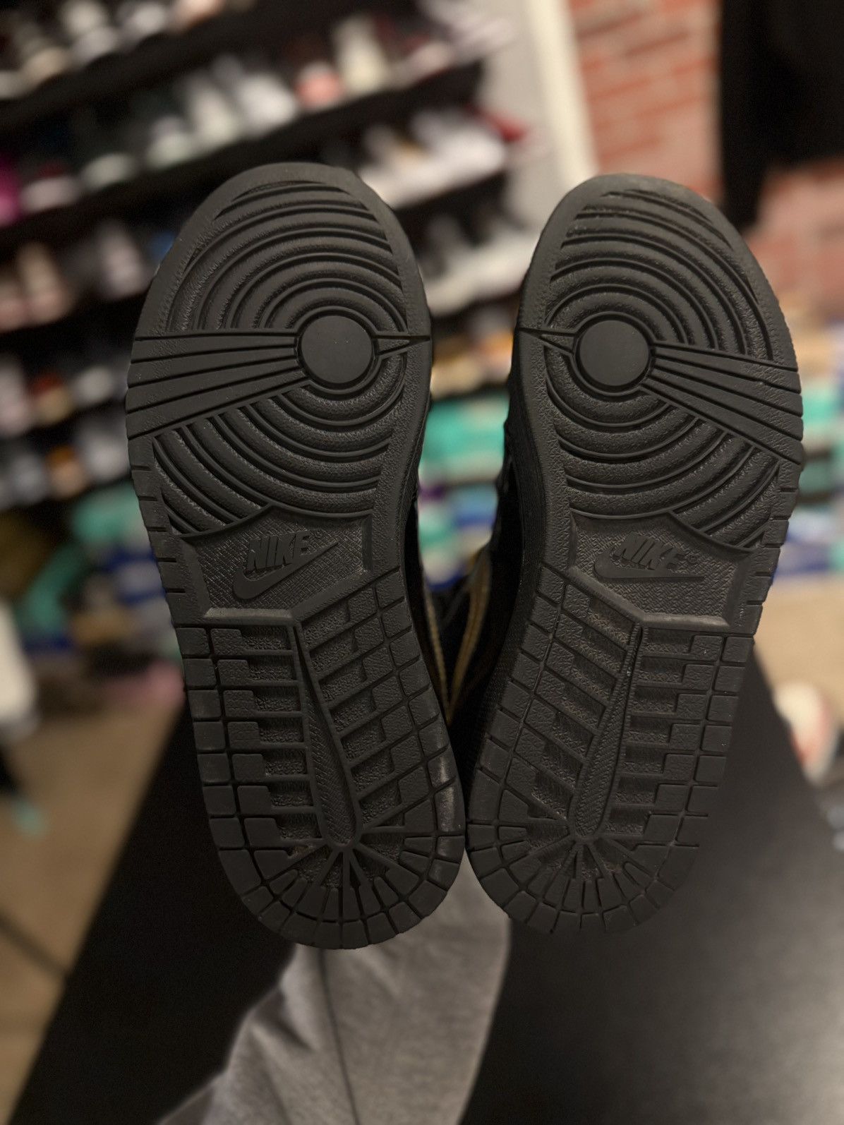 Jordan Brand × Nike Jordan 1 Black Metallic Gold (2020) Size 10 🧼 Size US 10 / EU 43 - 11 Thumbnail
