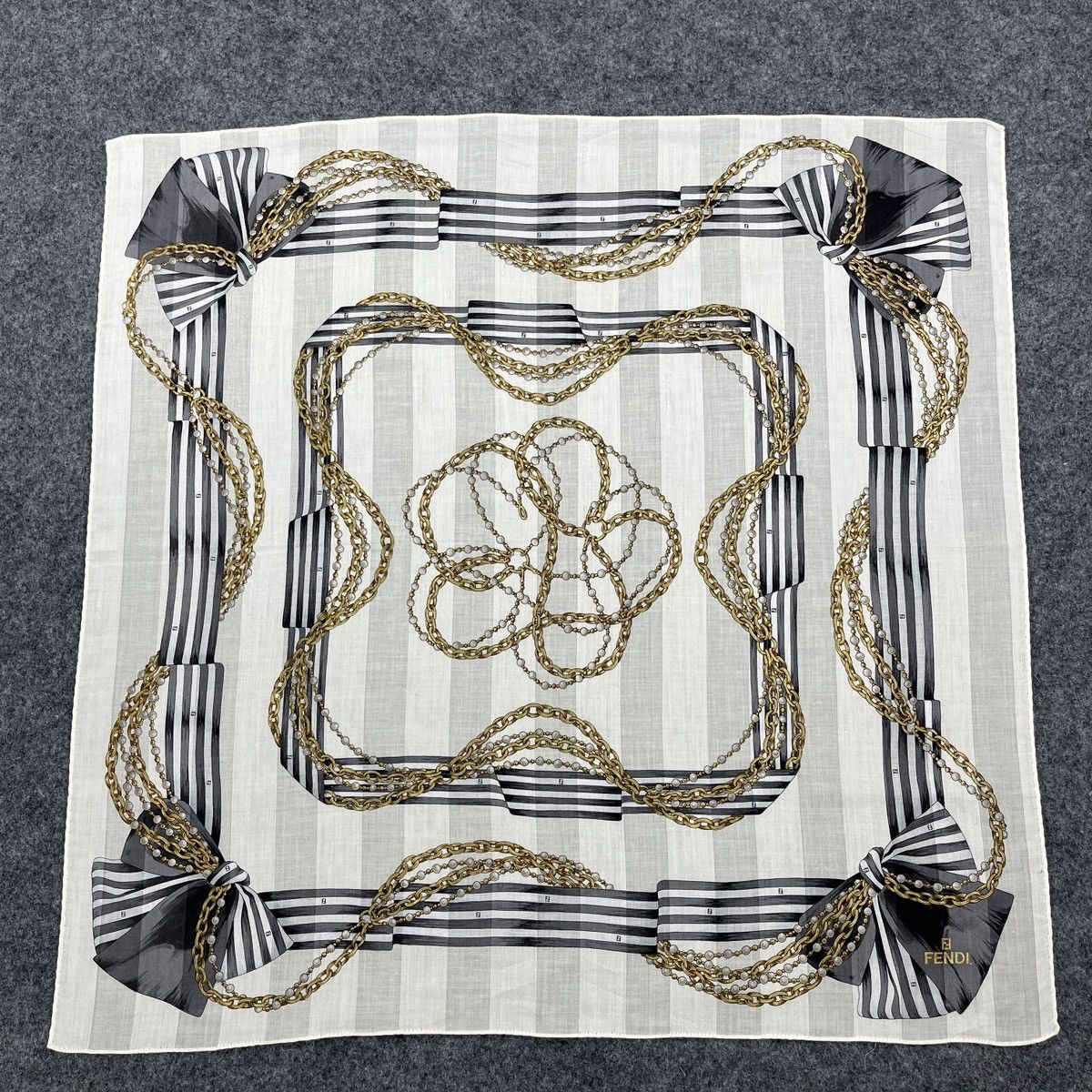Vintage Fendi Handkerchief / Neckerchief / Headscarf B1777 Size ONE SIZE - 1 Thumbnail