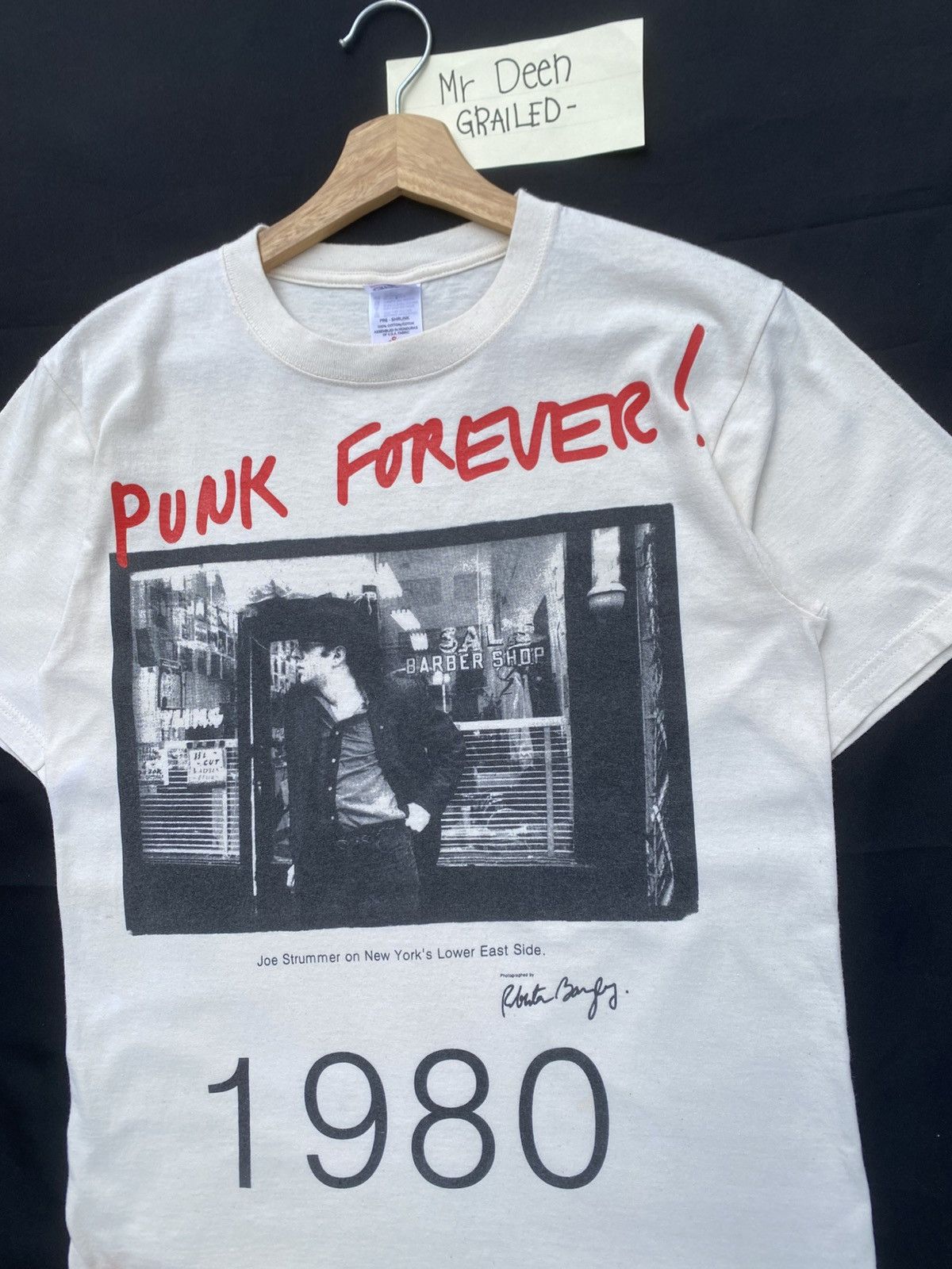 Band Tees Vintage Joe Strummer The Clash Punk Forever Photo T-shirt Size US S / EU 44-46 / 1 - 8 Thumbnail